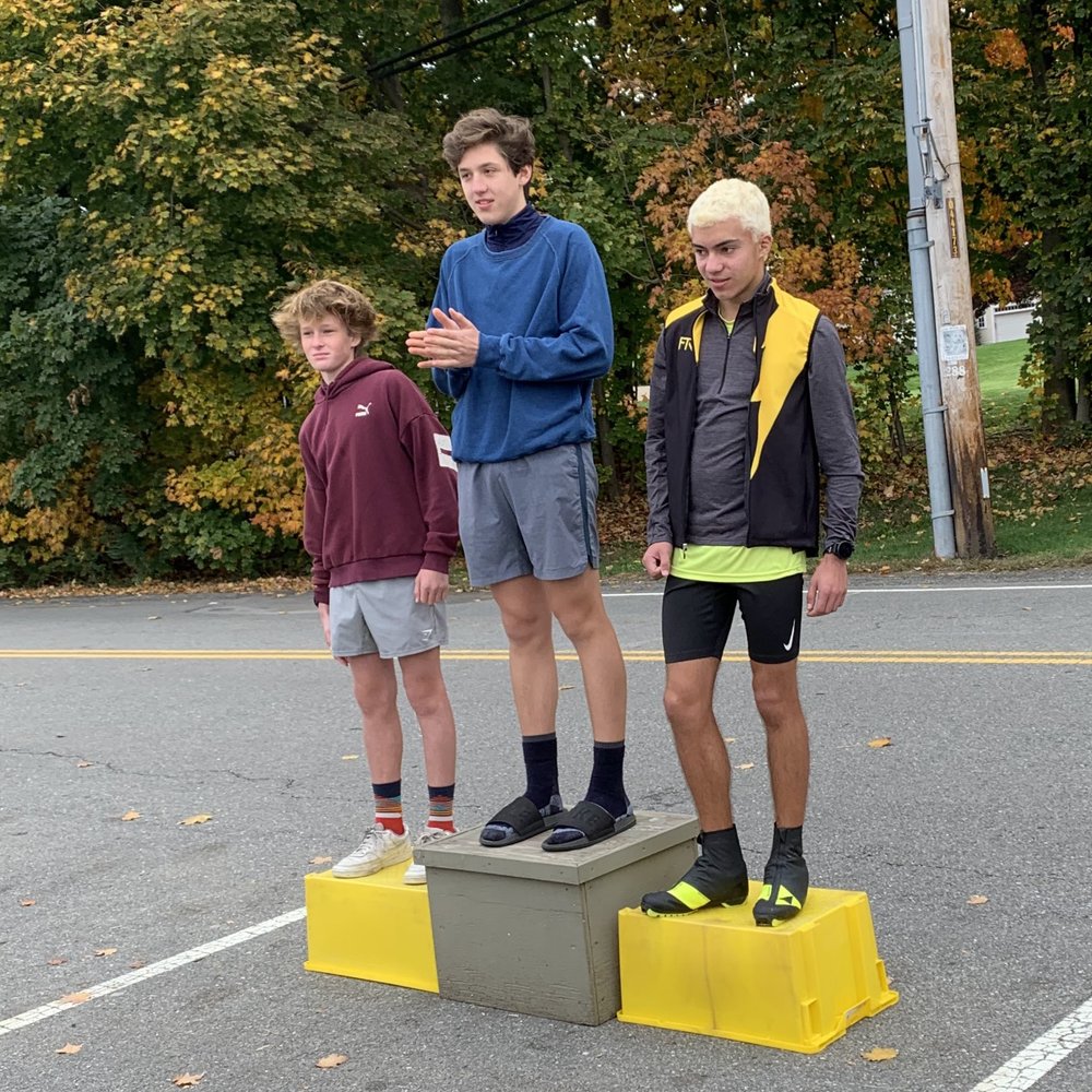 Liam Sakakeeny places 2nd in 7.5K Men's Race at the 2022 North Andover Fall Classic!