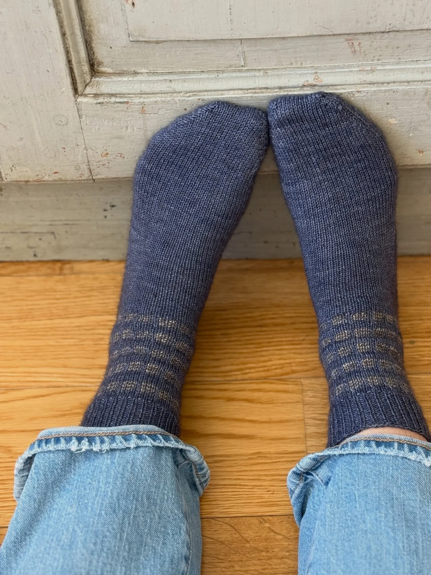 Wrapping on Happy Feet for January! Let me tell you how inspiring and motivating it has been for me to be a part of this little community of fellow knitters; all by each others side for this Happy Feet Year of Socks adventure! I just LOVE seeing othe