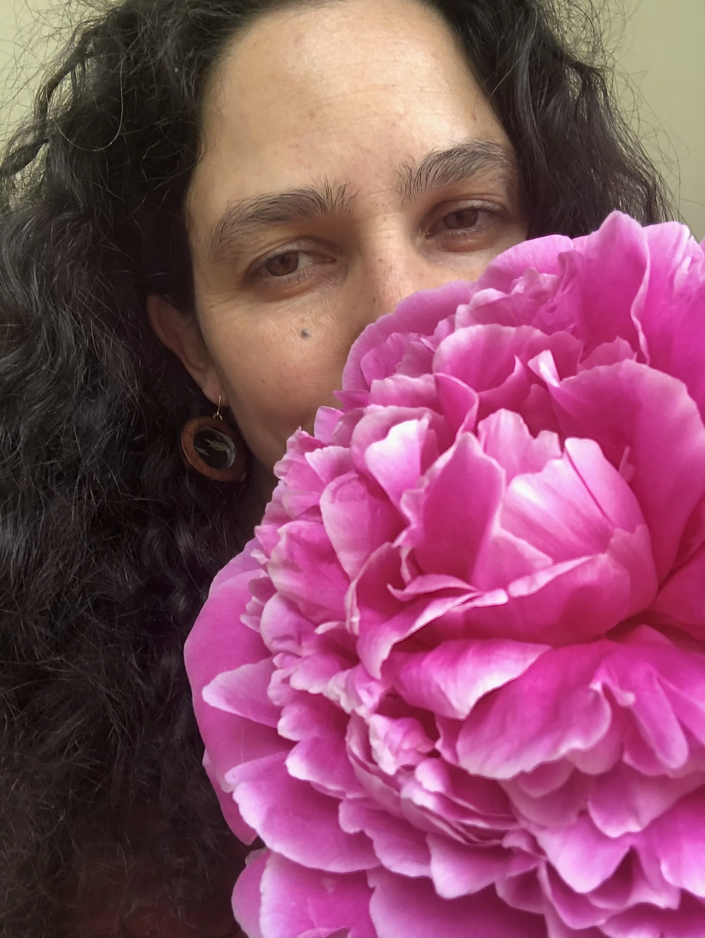Flower Power: community floral arranging with Marger Maldonado