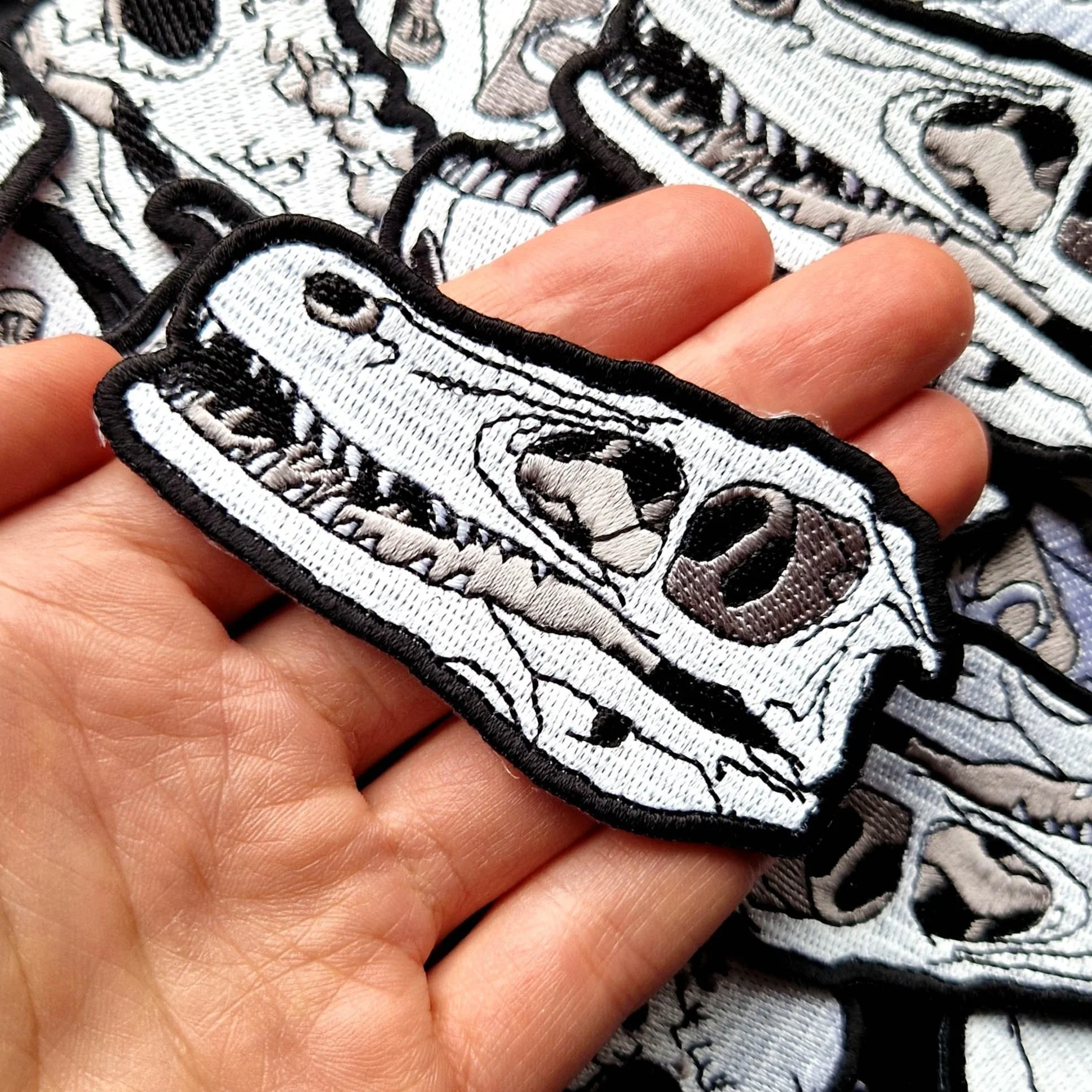 VELOCIRAPTOR SKULL EMBROIDERY PATCH