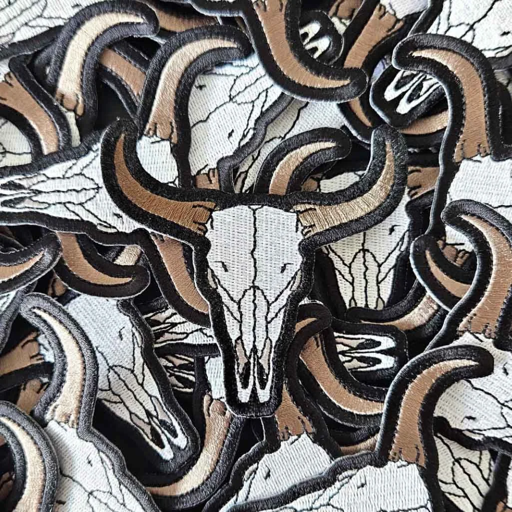 Alternative fashion Bull Skull Patch – iron-on animal skull for jackets and vests