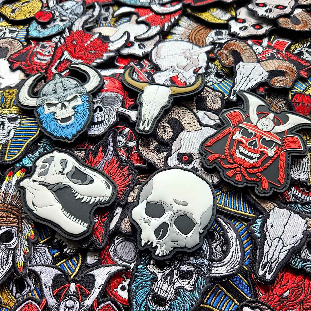 PVC PATCHES TACTICAL DINOSAUR SKULL BULL VIKING SAMURAI WARRIOR HORROR SKULLS MORALES PATCH.jpg