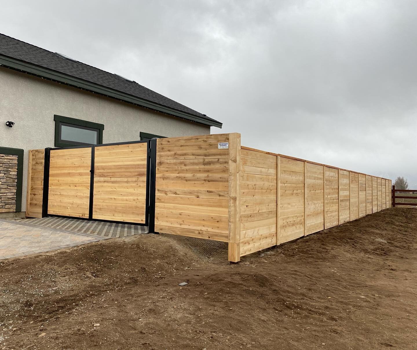 Despite the lumber price increases, we still offer economical fence styles like this beautiful cedar! Call us to schedule a quote!
📲 🤍🦾

 #NevadaFence #horizonalfencing #steelframedgates #gates #fences #cedar #licensedcontractor #BuiltToLast