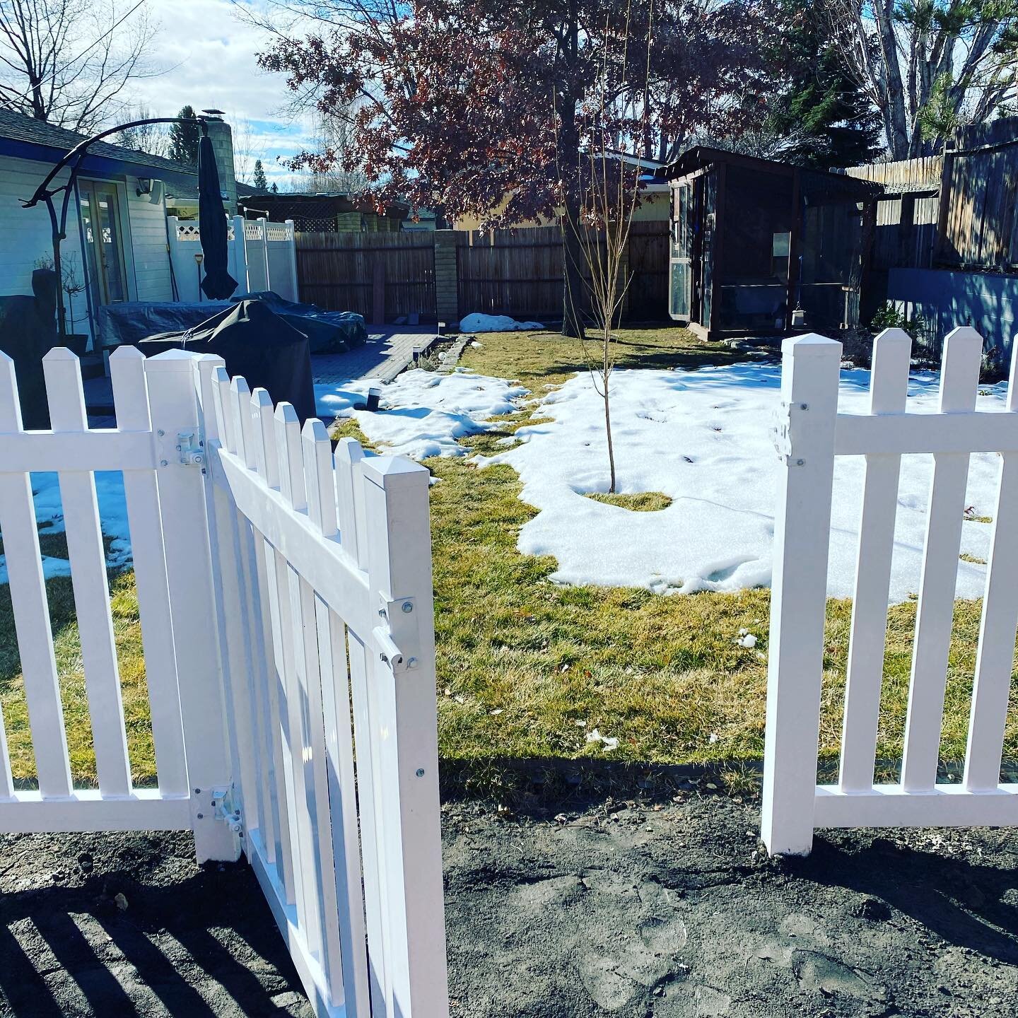 Low maintenance ✔️ Decorative ✔️

Renovations to your property, whenever you are improving the house, is going help you sell your home faster. Look into more of our vinyl fence capabilities by visiting our website! 🔗 in bio 👀