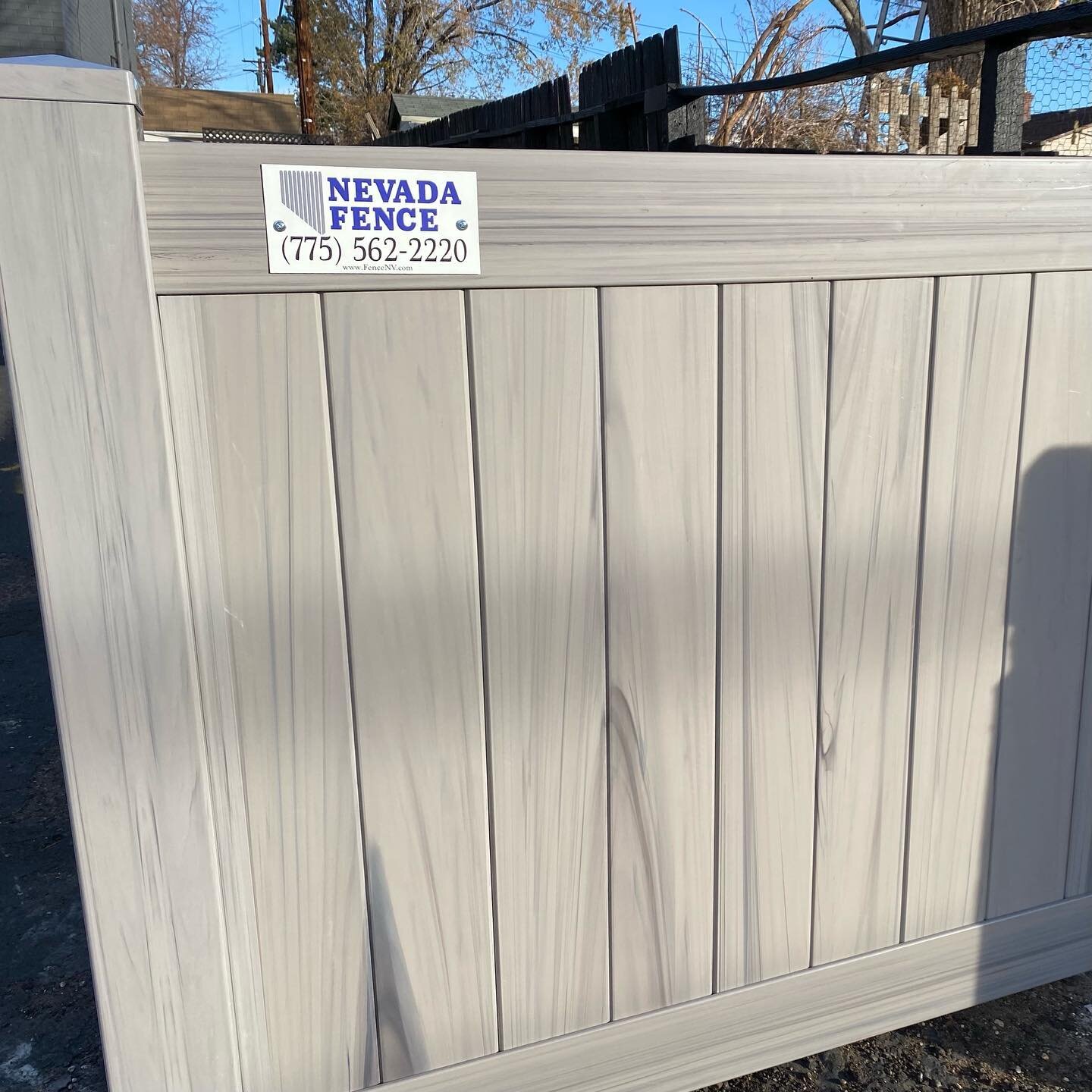 Coastal Cedar Vinyl 🐚🌲 Raise the value of your property with a special color of vinyl. 
#BuiltToLast #NevadaFence #VinylFencing