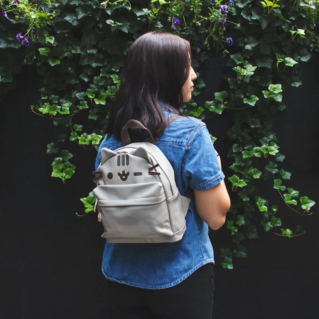 Culturefly_Social_PusheenBackPack.jpg
