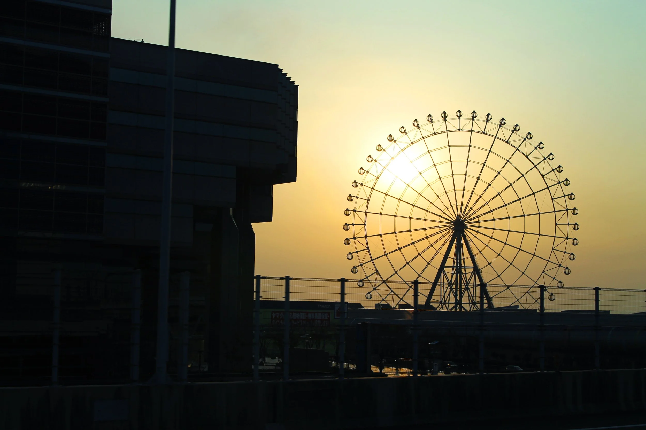 MEB_Japan_FerisWheel.jpg