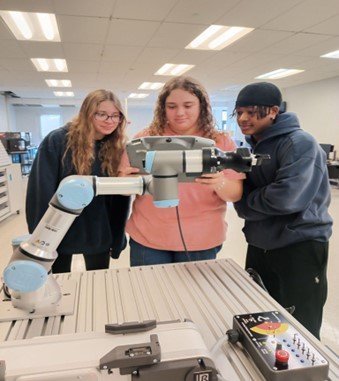Grant to Fund New Robotics Class