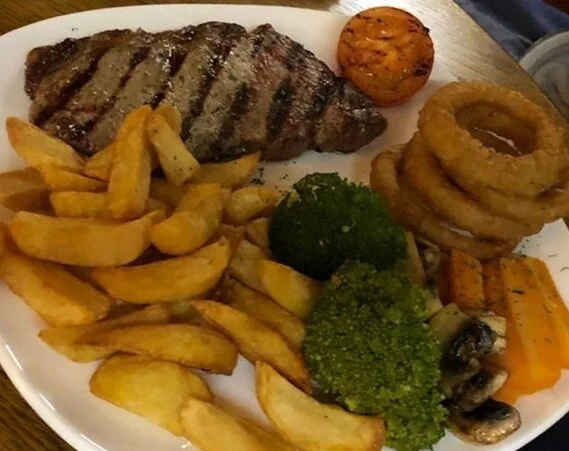 Lunches & Evening Meals — Half Moon Inn