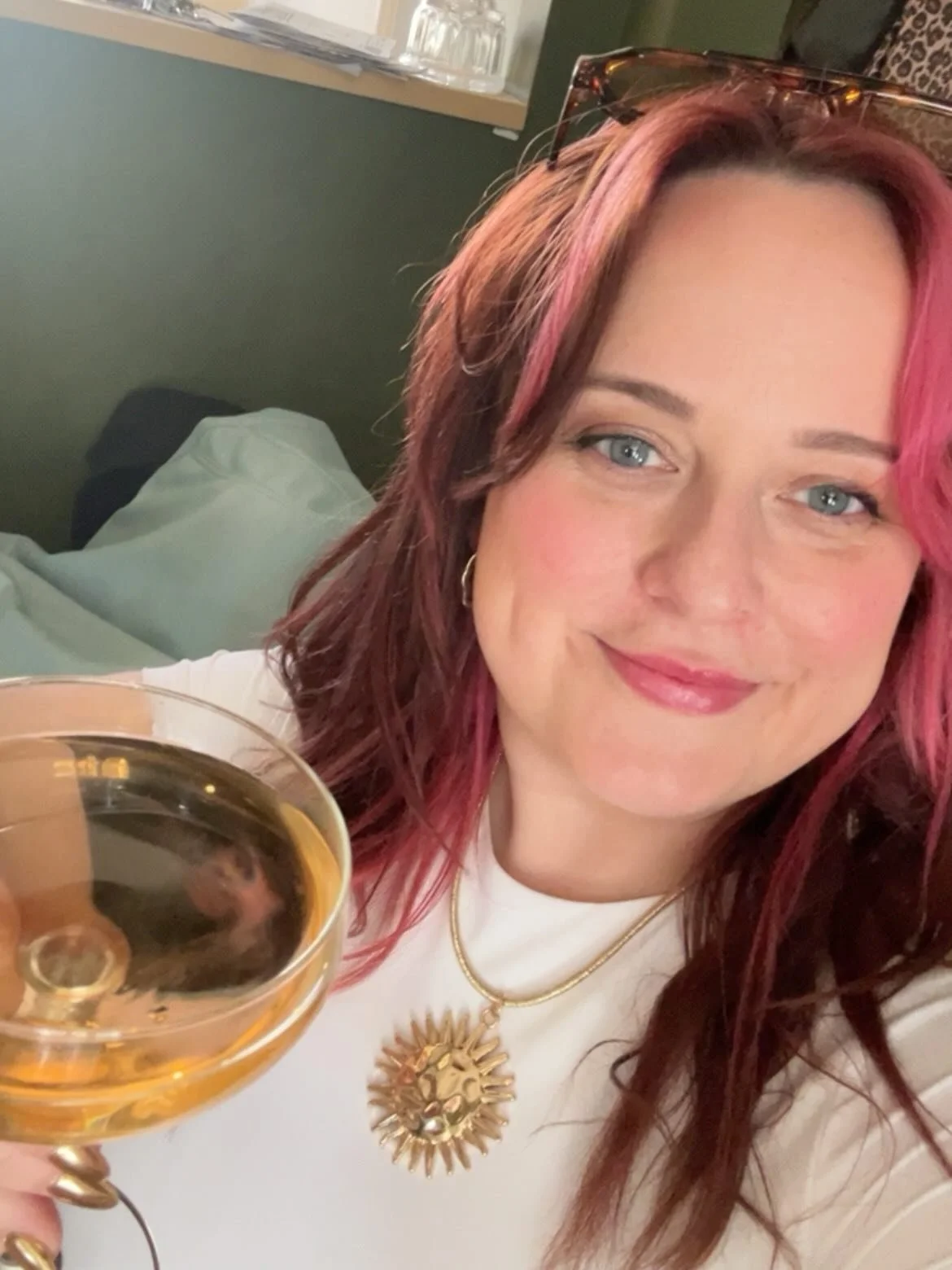 Hello! A little intro if you&rsquo;re new here 👋

I&rsquo;m Hannah - a freelance graphic designer and ex brand/marketing manager, now helping independent businesses bring their marketing and comms to life.

InDesign is my happy place (love me a good