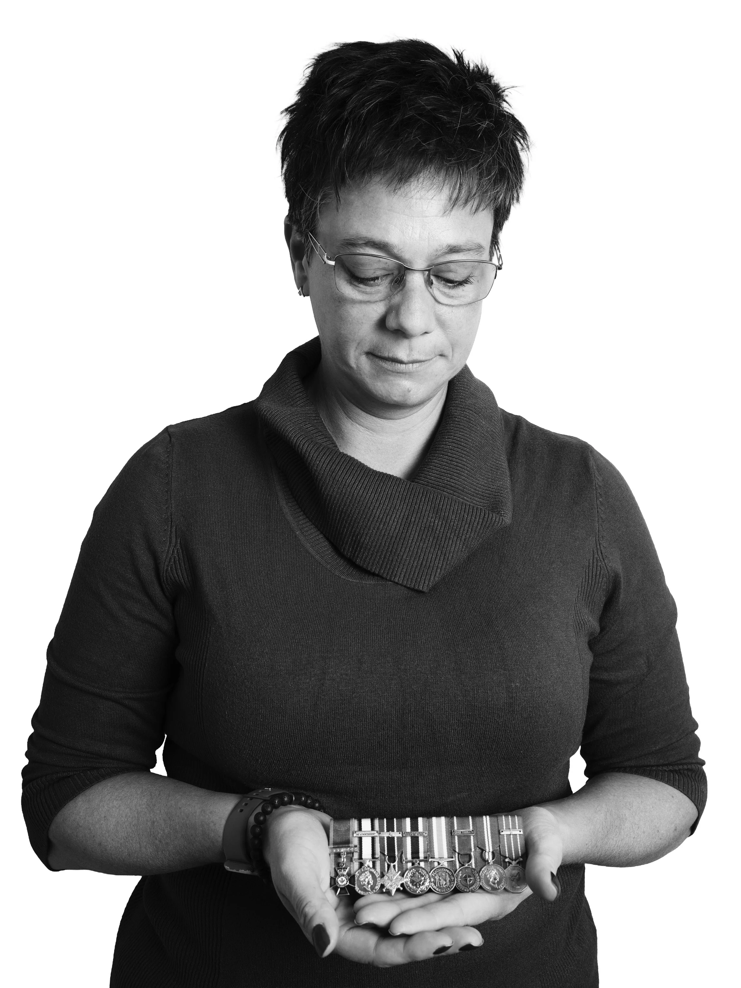 Chief Warrant Officer Shelley Lamothe - Retired

Active 1996 - 2024

Canadian Army

Canada x 13 Germany, Bosnia, Afghanistan 2006, 2008