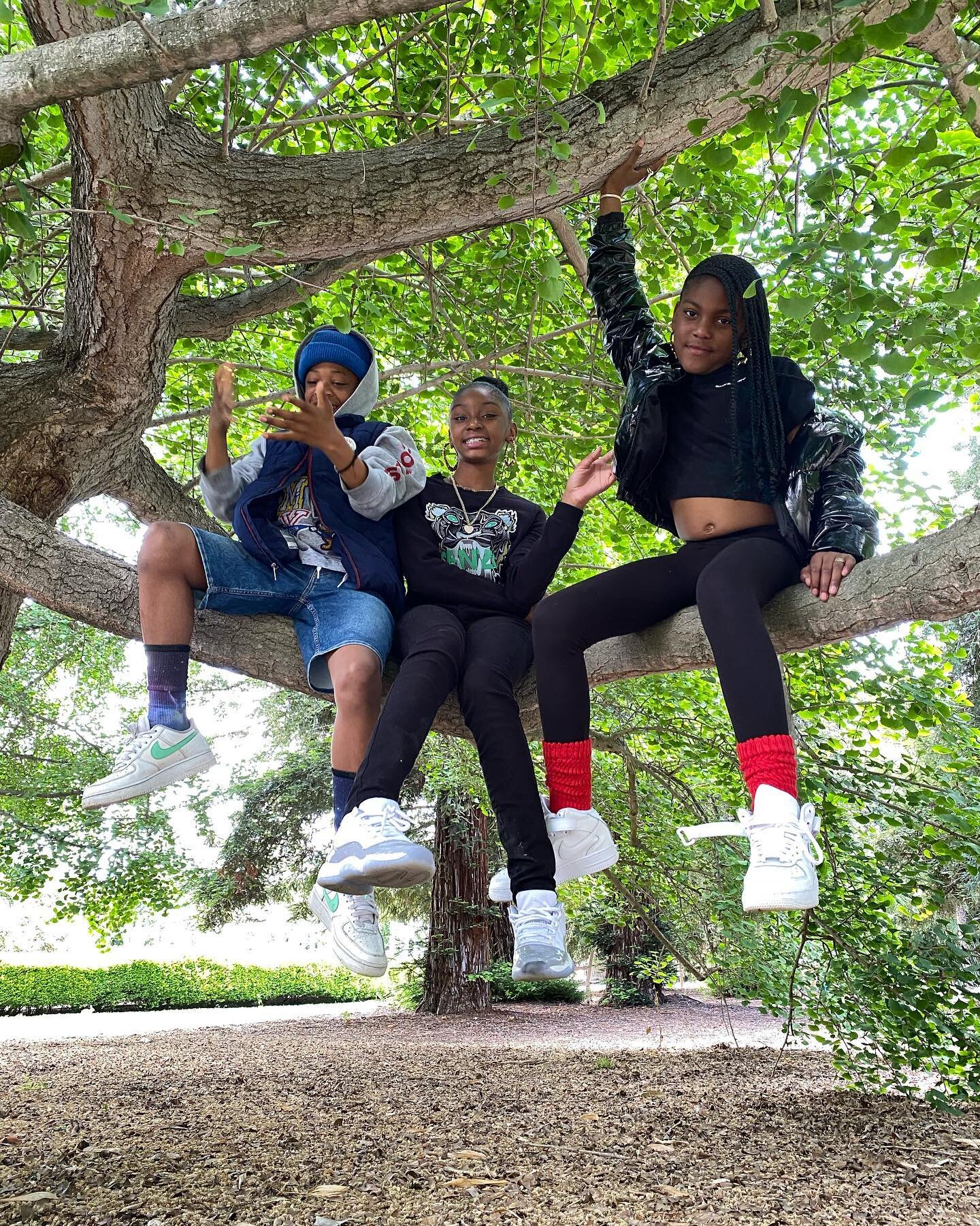 💚Hanging out today at the @laarboretum with our awesome @greenspacesla #wattsyouthnatureclub + @r.o.c_era TY @castateparks @gavinnewsom + @jennifersiebelnewsom for making this field trip possible #outdoorequitygrant #naturerocs