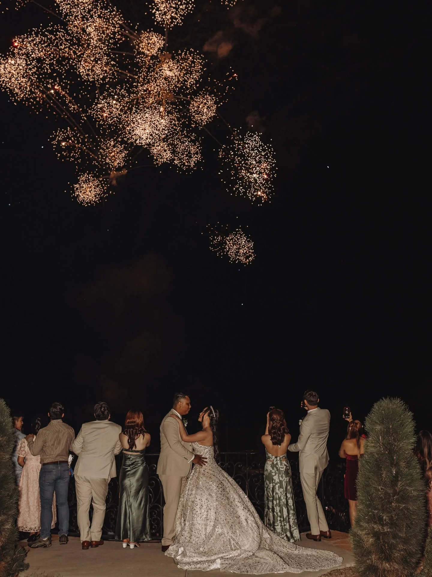 Cause baby you're a fiiiiiirework 🎆

There are plenty more photos to share from this amazing day, but I felt like these deserved their own spot on my feed! 🫶

Venue + Florals: @angelosgarden 
HMUA: @dazzlewithbrazil 
Dress: Ivan Tan

#arkansasweddi