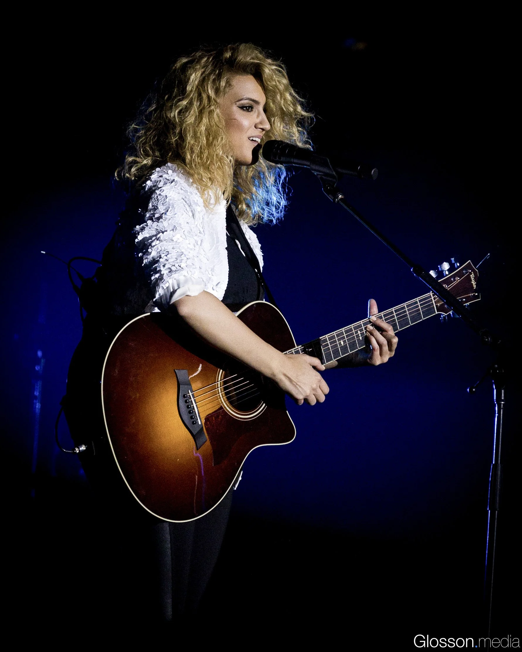 Tori Kelly-Glosson-1.jpg