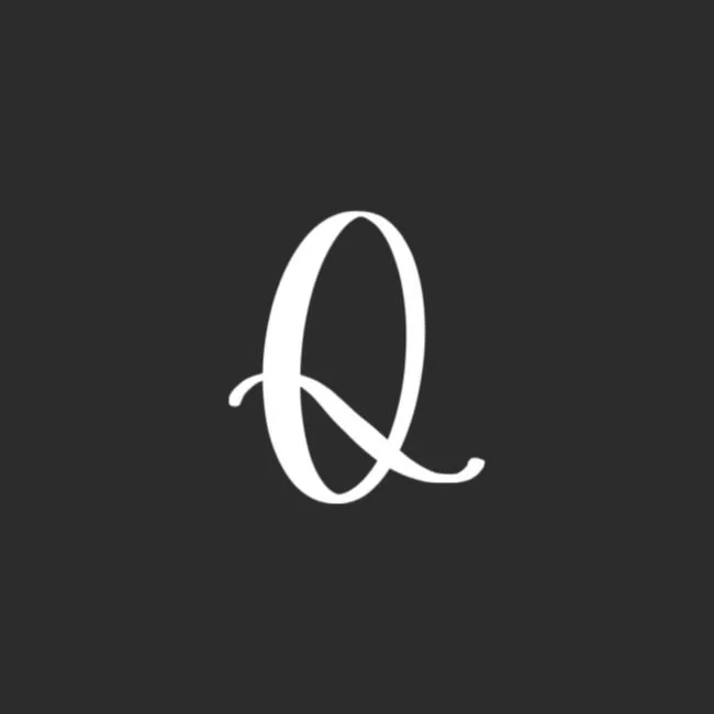 Uppercase Brush-Letter Q White on Black