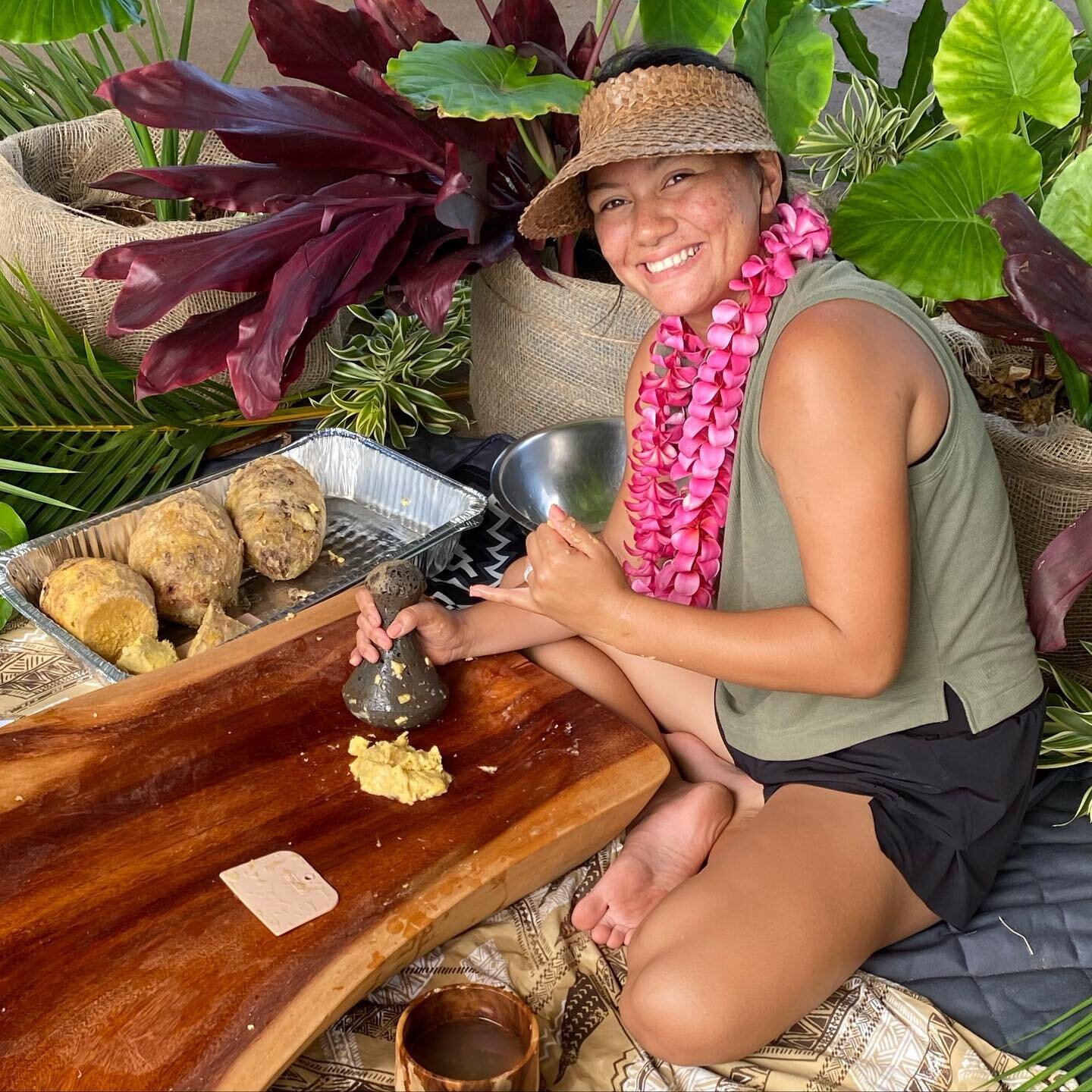 Went a great luau @mymauicountryclub last night! Important to take a little time off and appreciate the loving culture and amazing food of Hawaii and Polynesia! Kiani did a great demo of making poi using our taro (mana ulu). The smile says it all! #l
