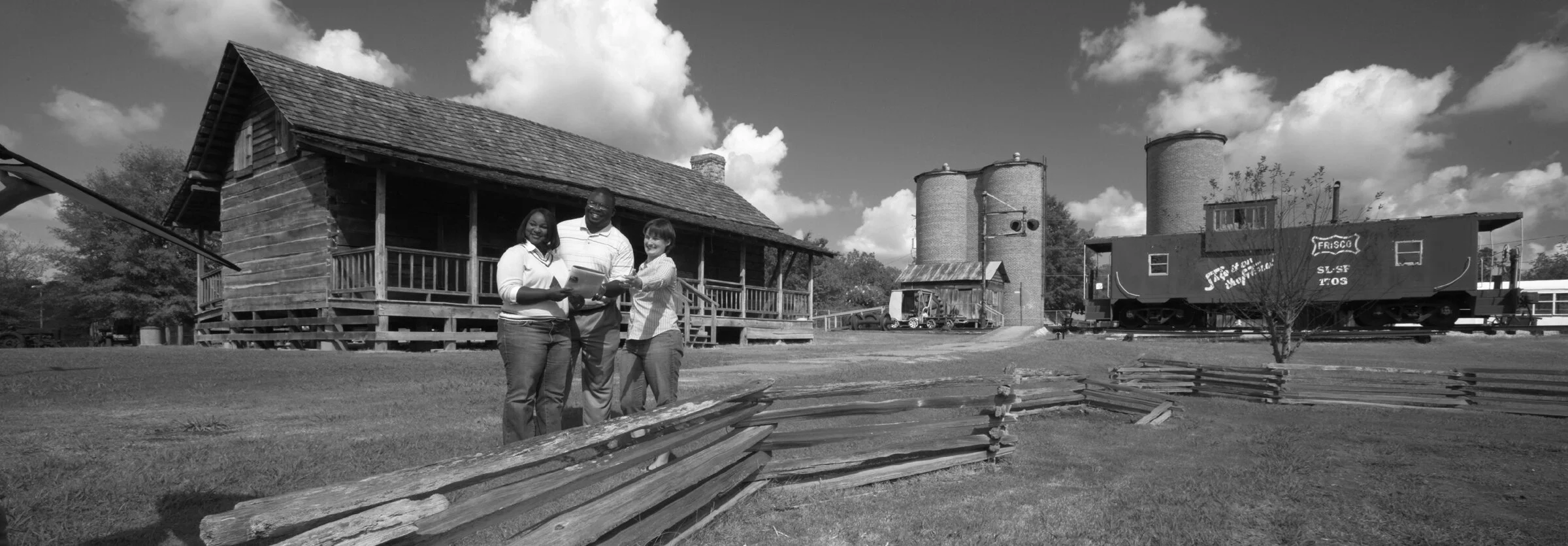 19-Tupelo_OrenDunn crop bw.jpg