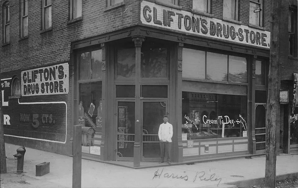 Northeast corner of Main and Broadway.jpg