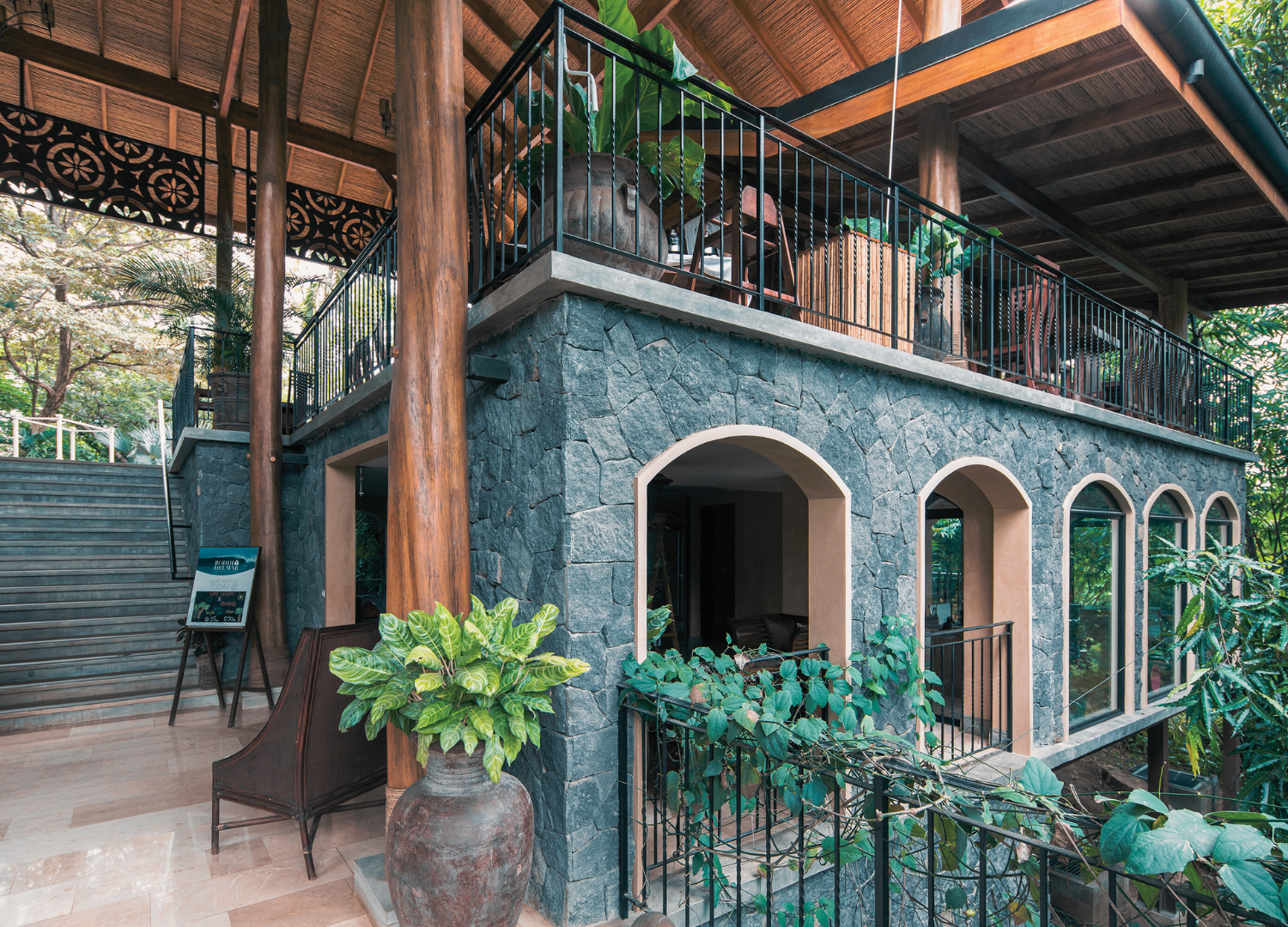costa rica - venue (7).png