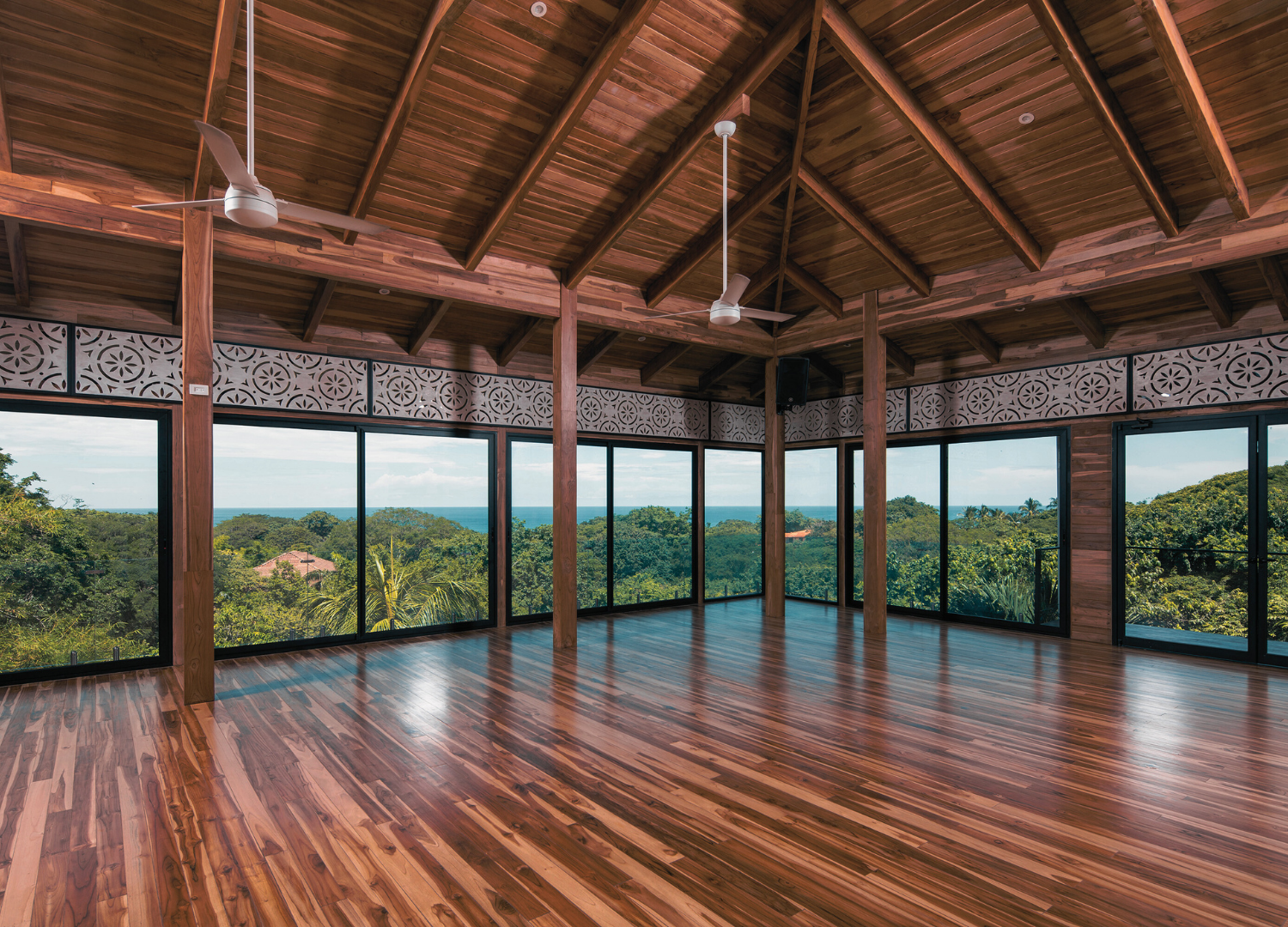 costa rica - yoga (10).png