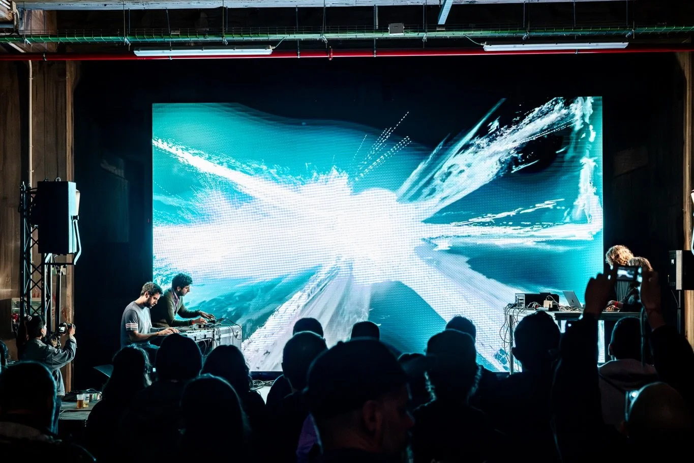 At Turbina with @IHHH
An improvised audiovisual performance where sound and image continuously reacted to each other in real time.

Organized by @mirafestival 
📷 @leafhopperproject