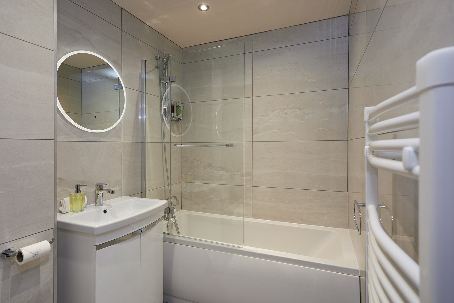 Supreme Suites: Apartment Hotel Hull City Centre — HUMBER LOFTS