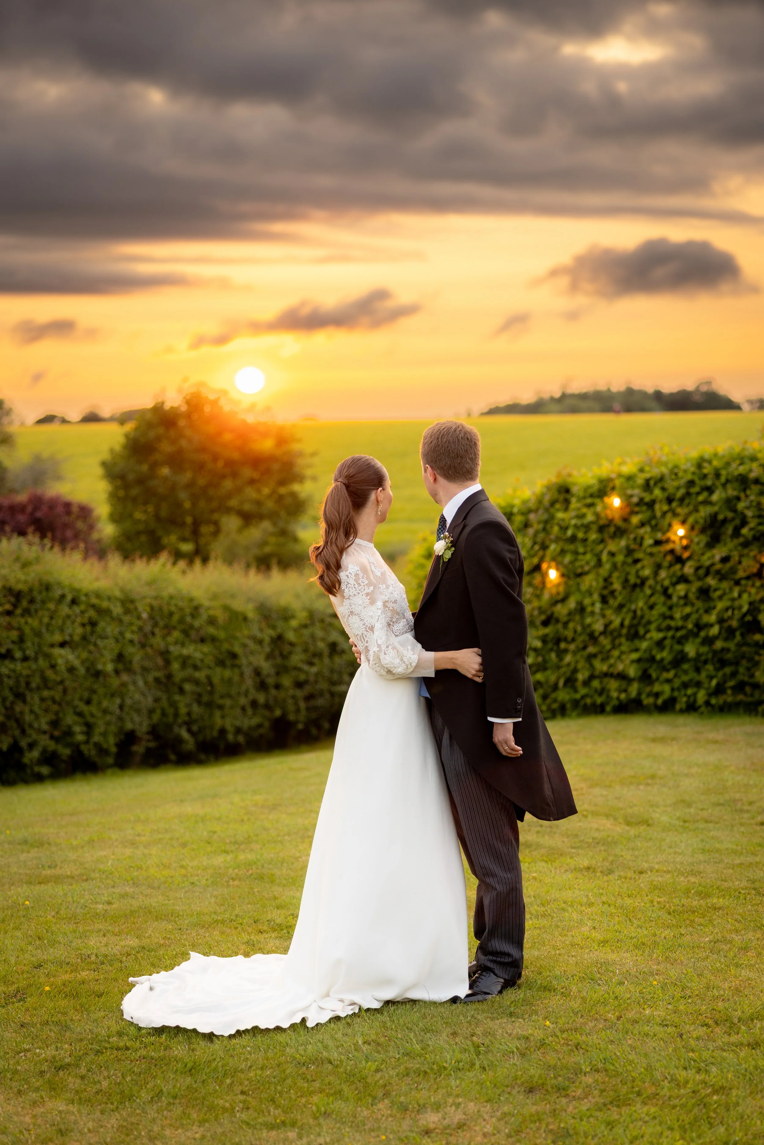 S5881-1176- srgb.jpg