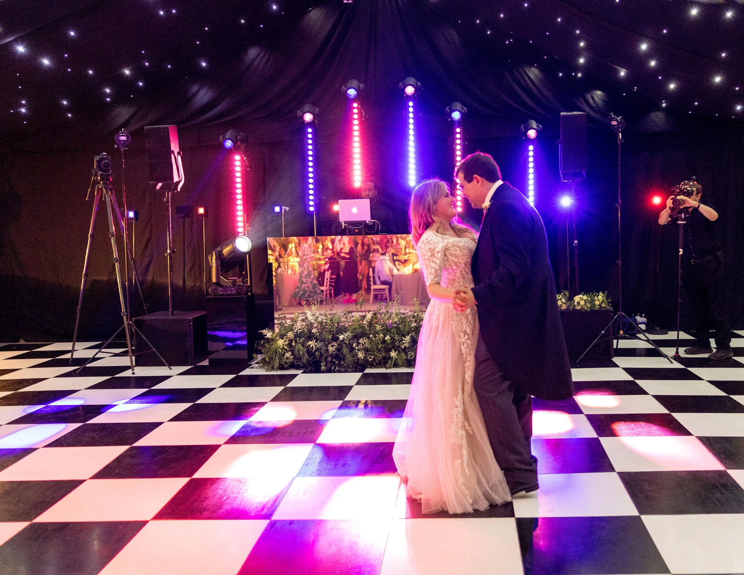 W2896-1064- srgb.jpg