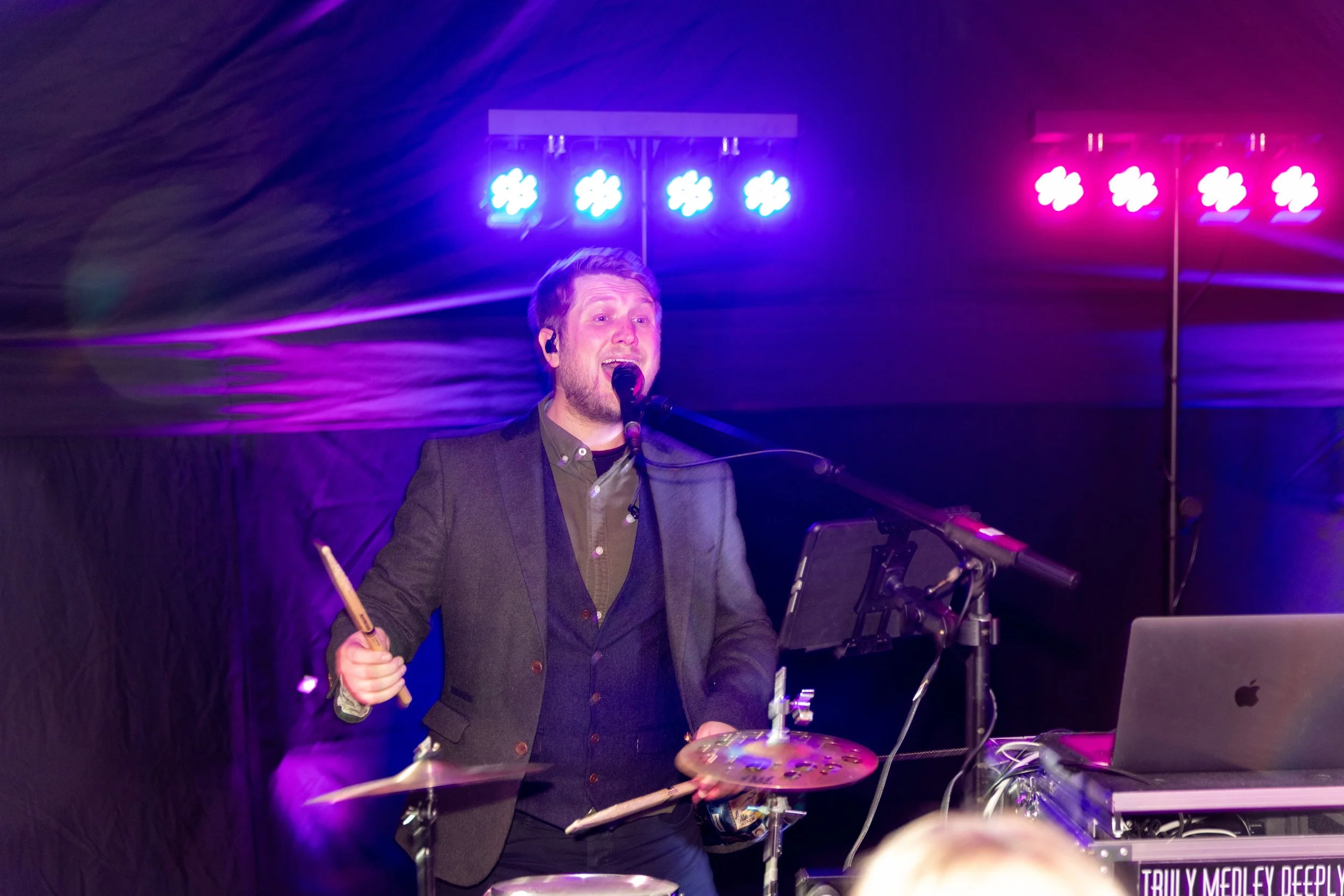 S5132-1027- srgb.jpg