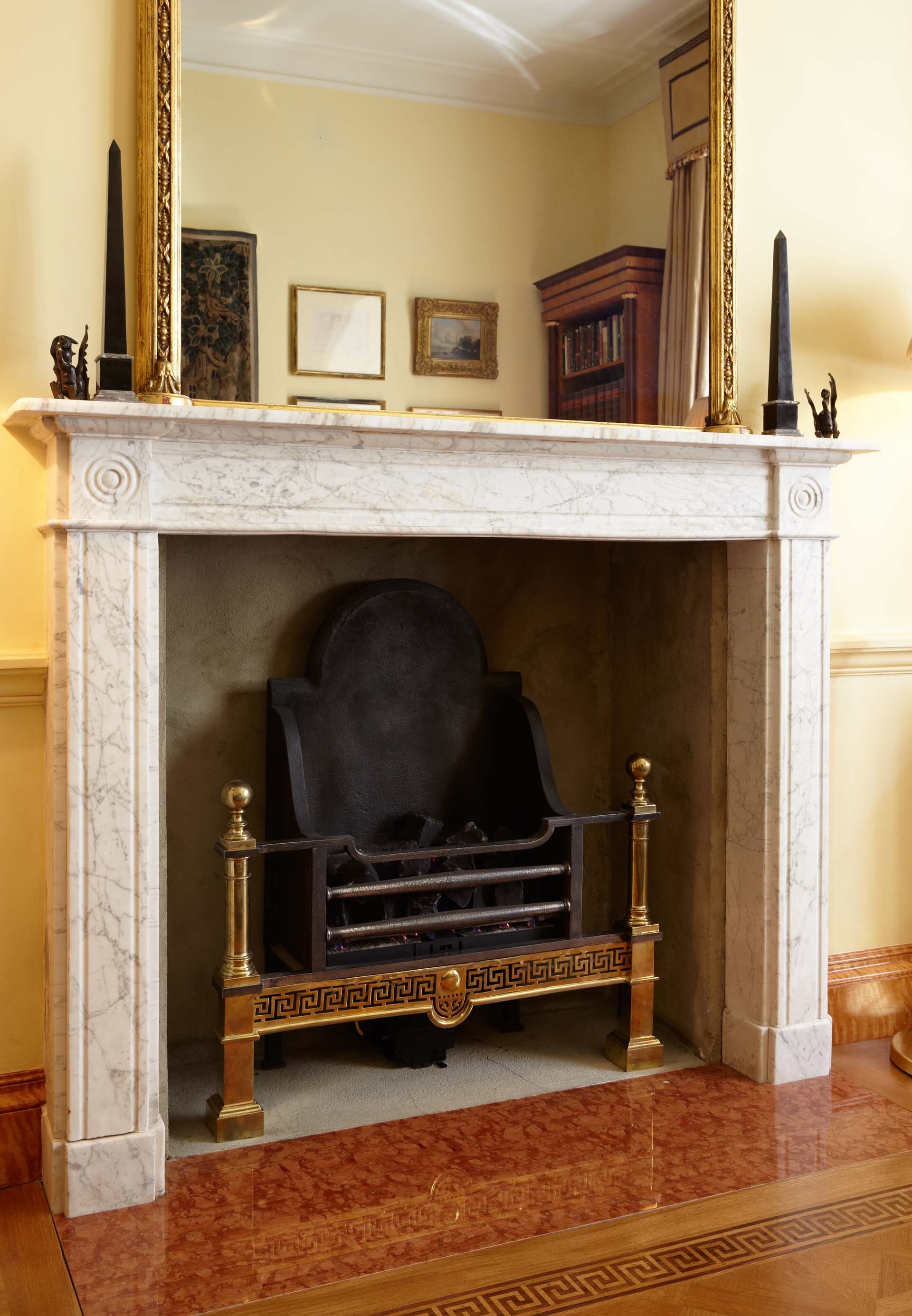 portfolio-1015-18-regency-fireplace.jpg