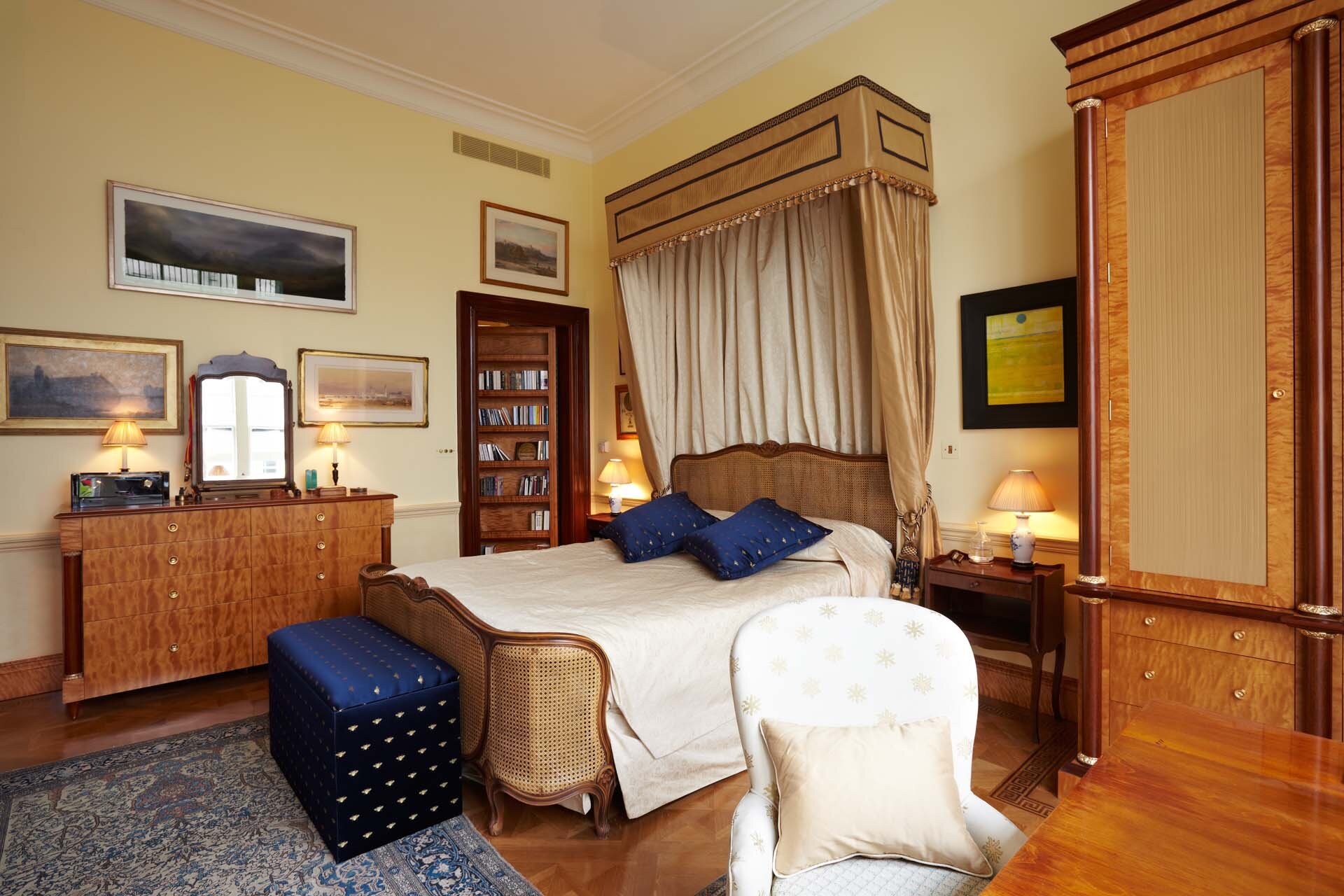 portfolio-1015-26-master-bedroom.jpg