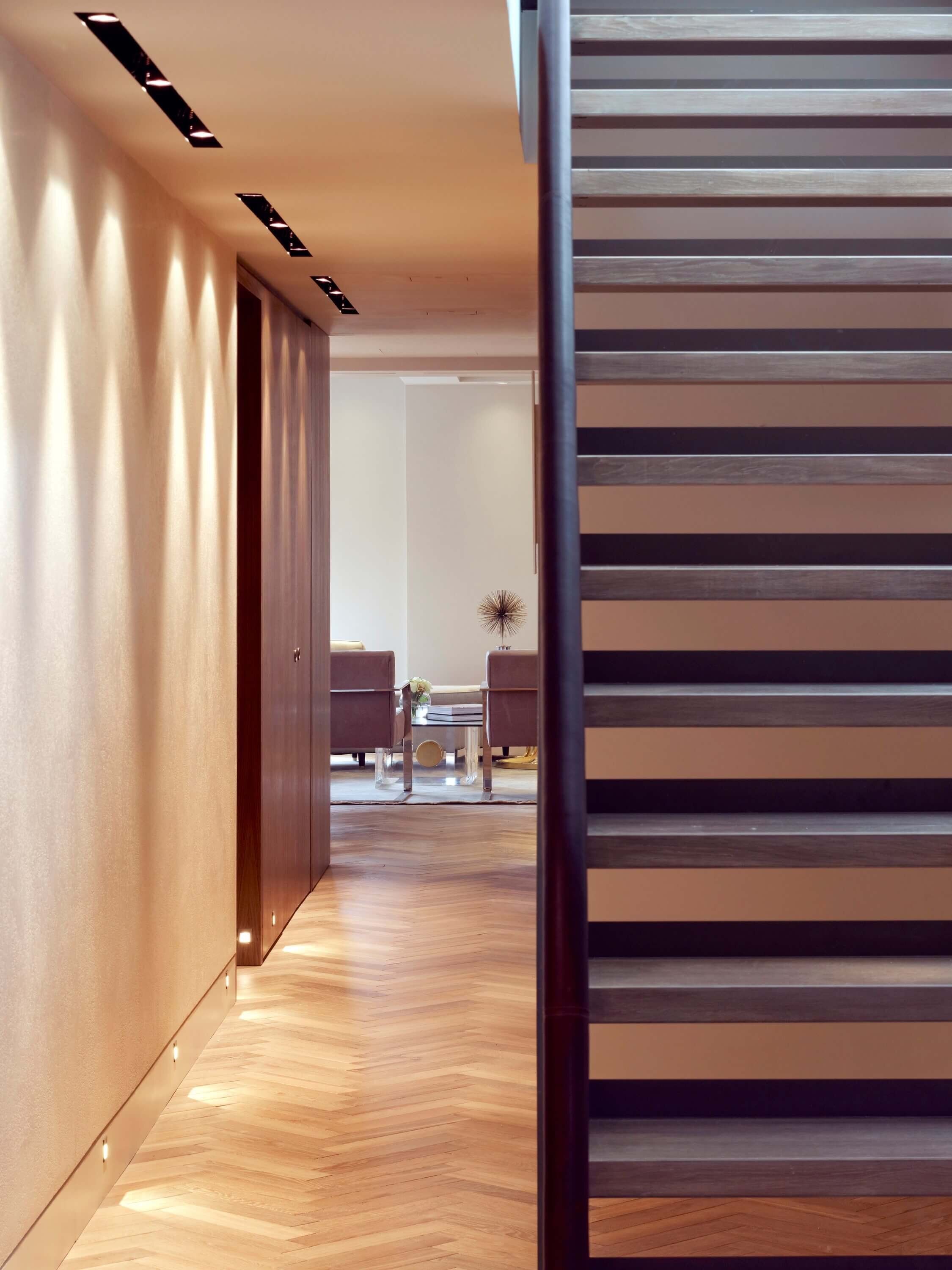 dmfk-luxury-residential-conversion-roof-extension-london-for-devonshire-property-marylebone-london-leather-handrail.jpg