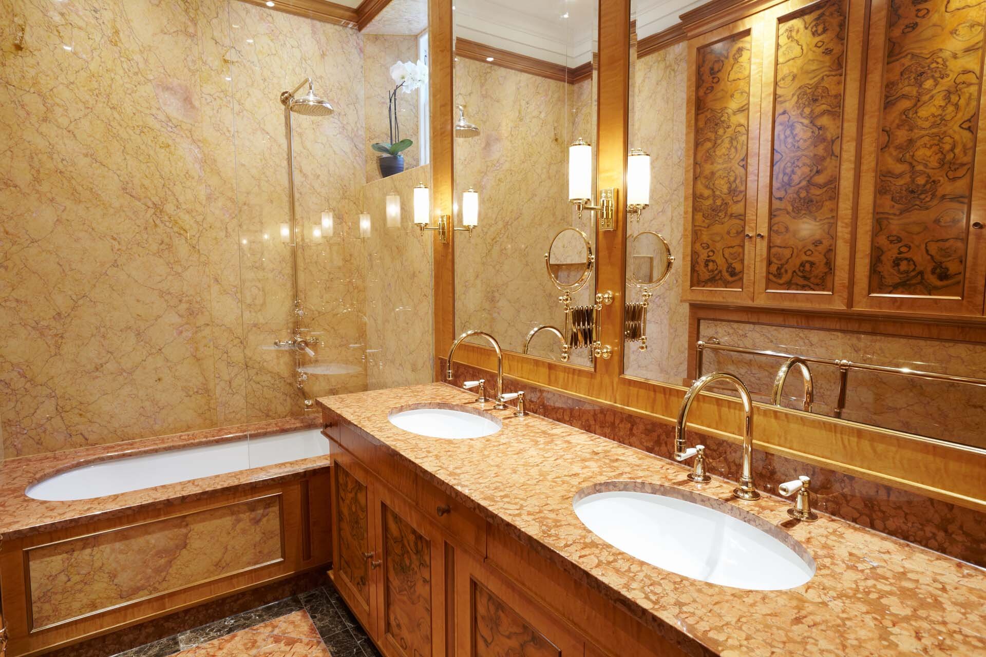 portfolio-1015-20-master-bathroom.jpg