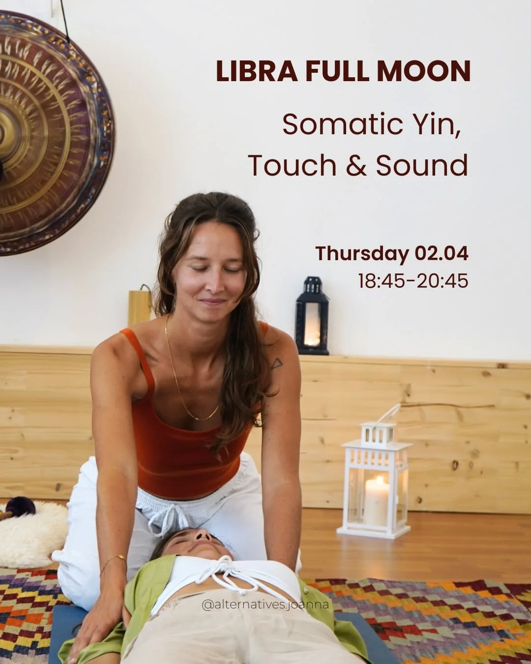 Join me at @boarestudio next Thursday evening for the full moon in Libra ♎️ inviting harmony and balance. We will soften into our senses with Somatics and Yin Yoga, I will support you with soft touch and we will close with a beautiful Sound Bath. 
Ta