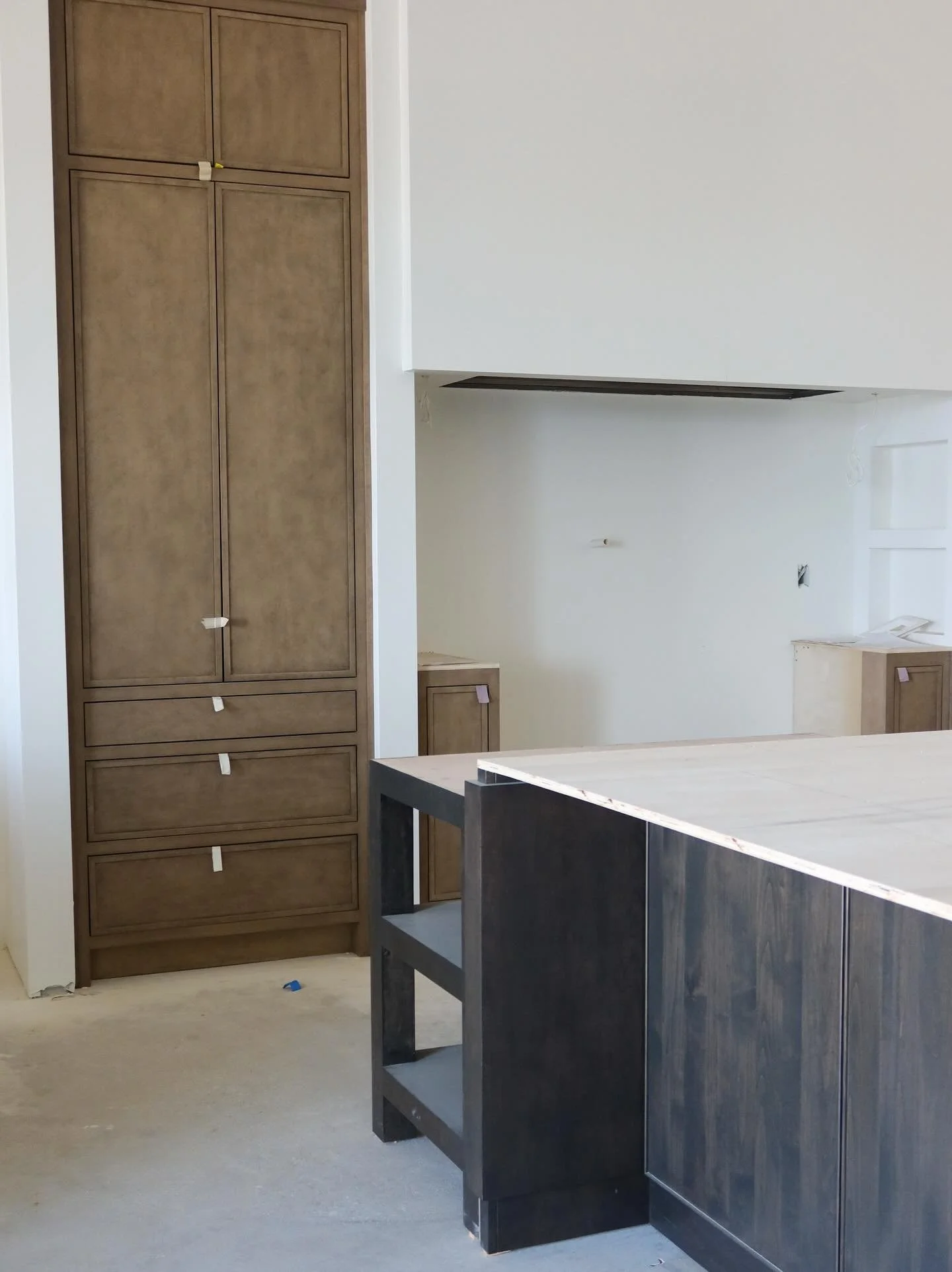 The in-betweens are often the most inspiring. Our Redlands project is in full swing! 

Architect @bdandarch 
Collaborating design with @gatehousestudio_