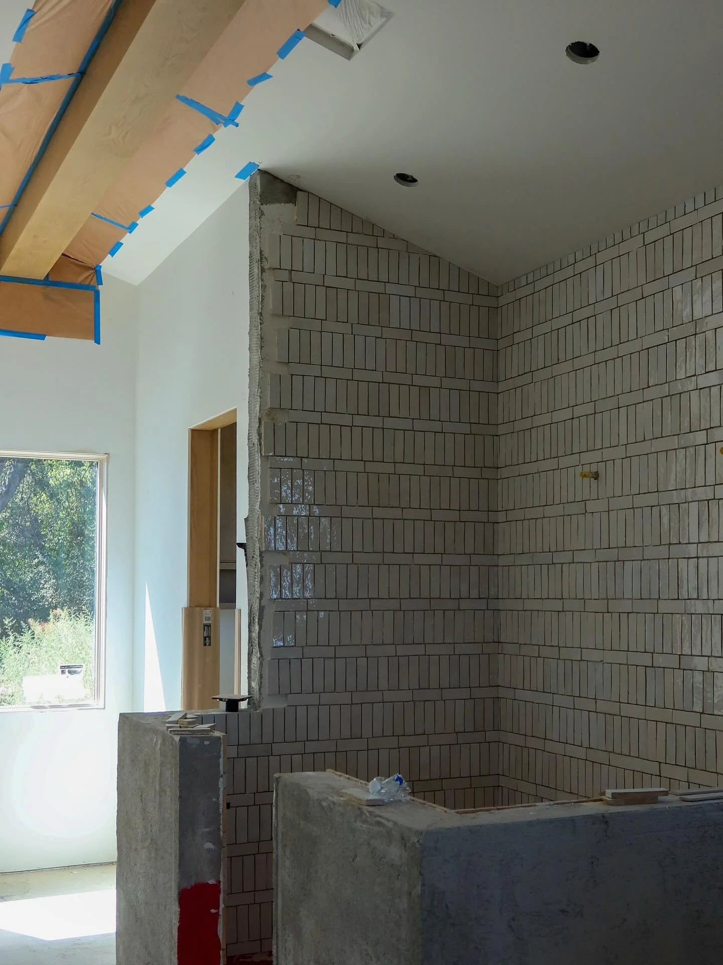 Redlands is serving 👏🏼
Just a few sneak peeks of the progress for you guys!  Very excited about this one! 

Architect @bdandarch 
Collab @gatehousestudio_