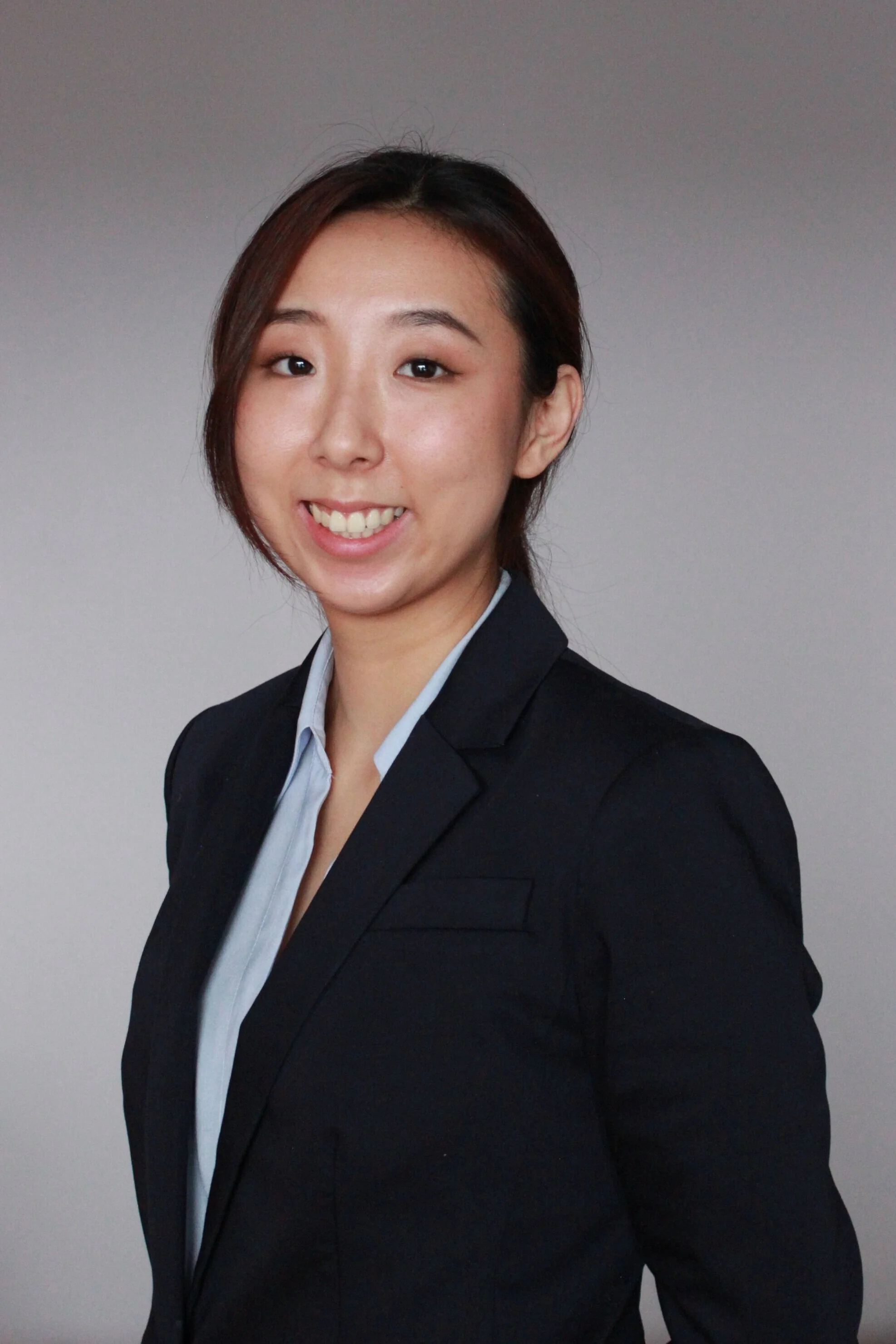 Victoria+Huh_Headshot_2.1.21.jpg