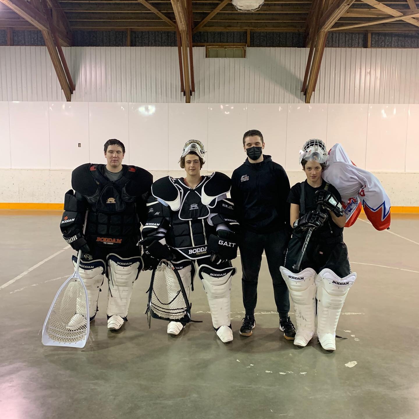 Shoutout to @ethanwoods35 for working with our goalies and giving them professional level expertise this weekend! We appreciate you!!
