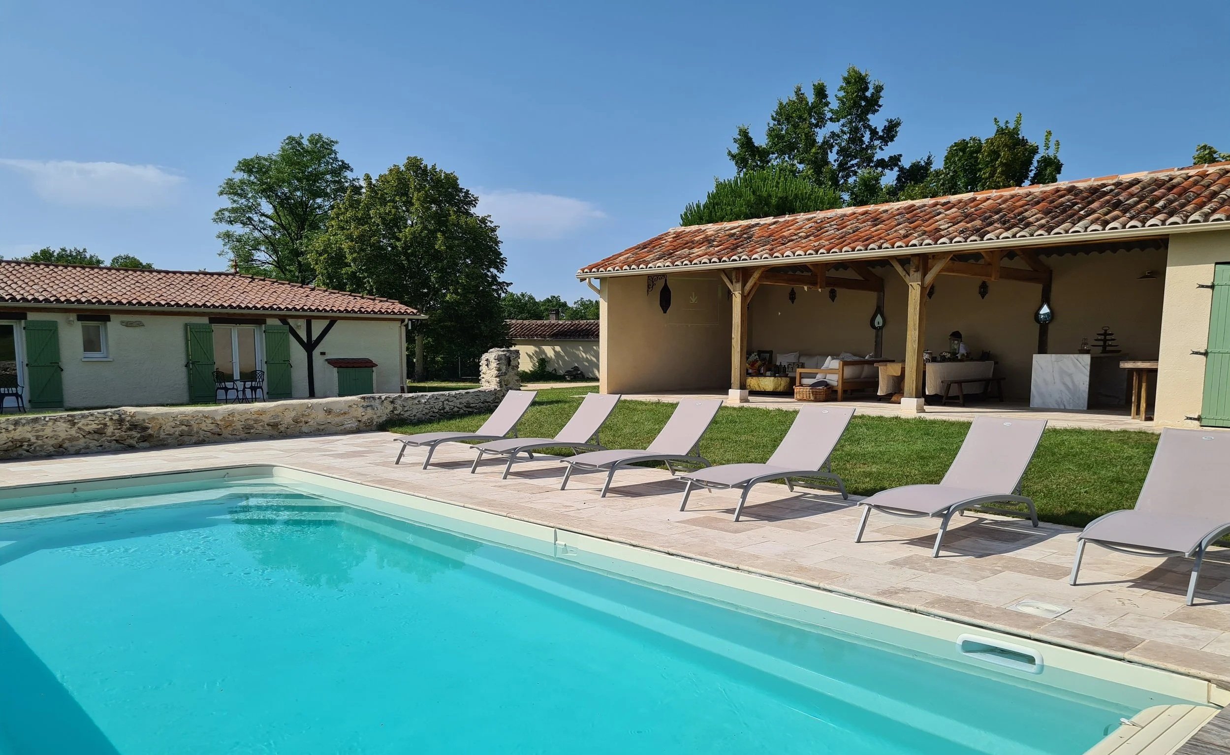 13. Pool.jpg