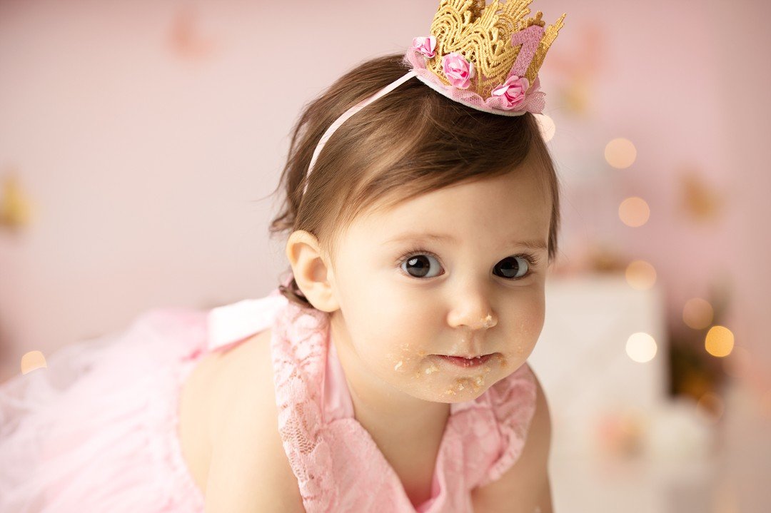 Did you know, Cake Smash sessions celebrate more than just your little one's first birthday?

Now don't get me wrong that is a HUGE thing to celebrate and we definitely get plenty of adroable photos of your little one before, during, and after the sm