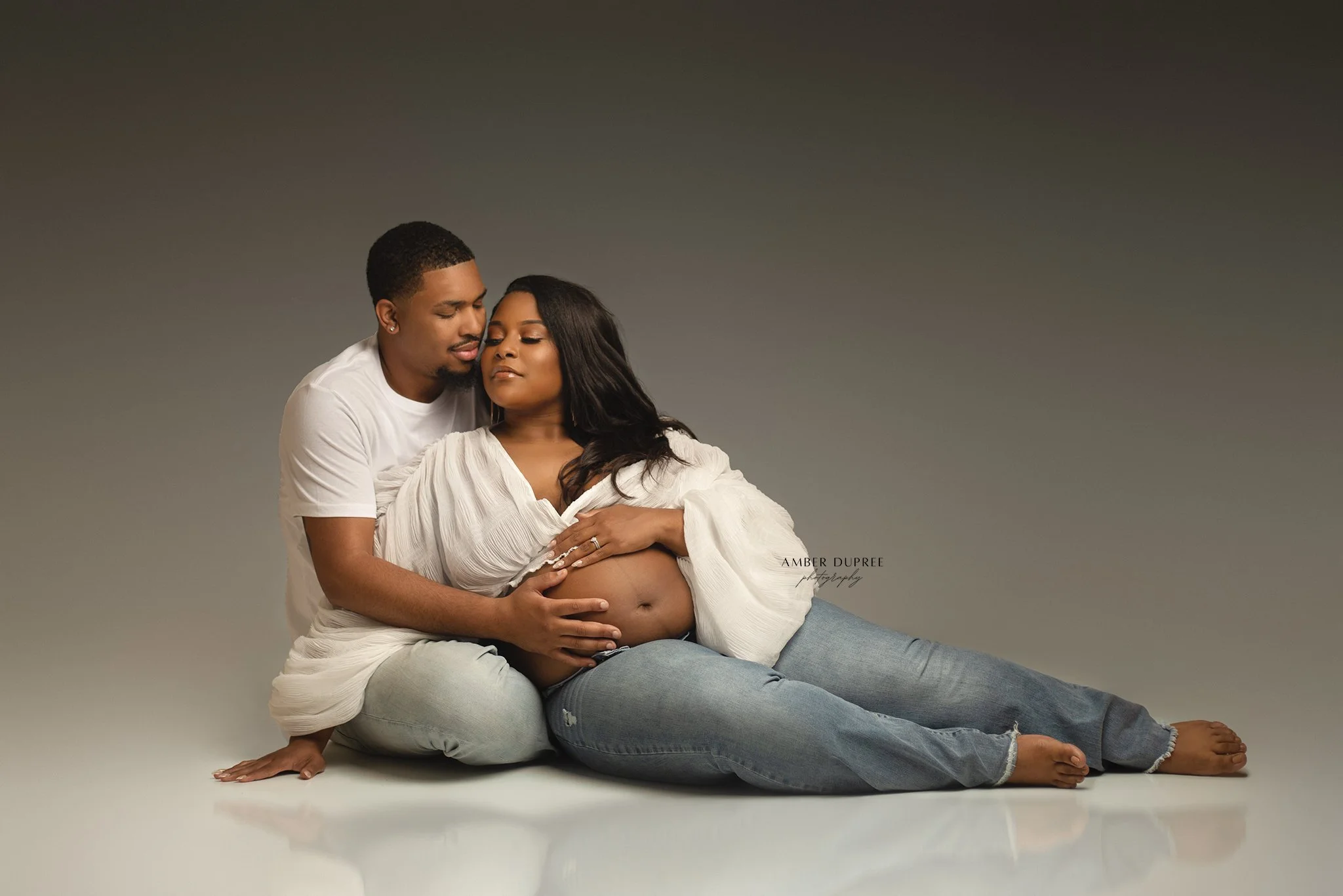 Two hearts waiting to meet the one who will change their world forever. 💫

Here they hold each other as they get ready to welcome their first little one and a few weeks later got to hold and love on their precious little one. 

I'm so incredibly tha