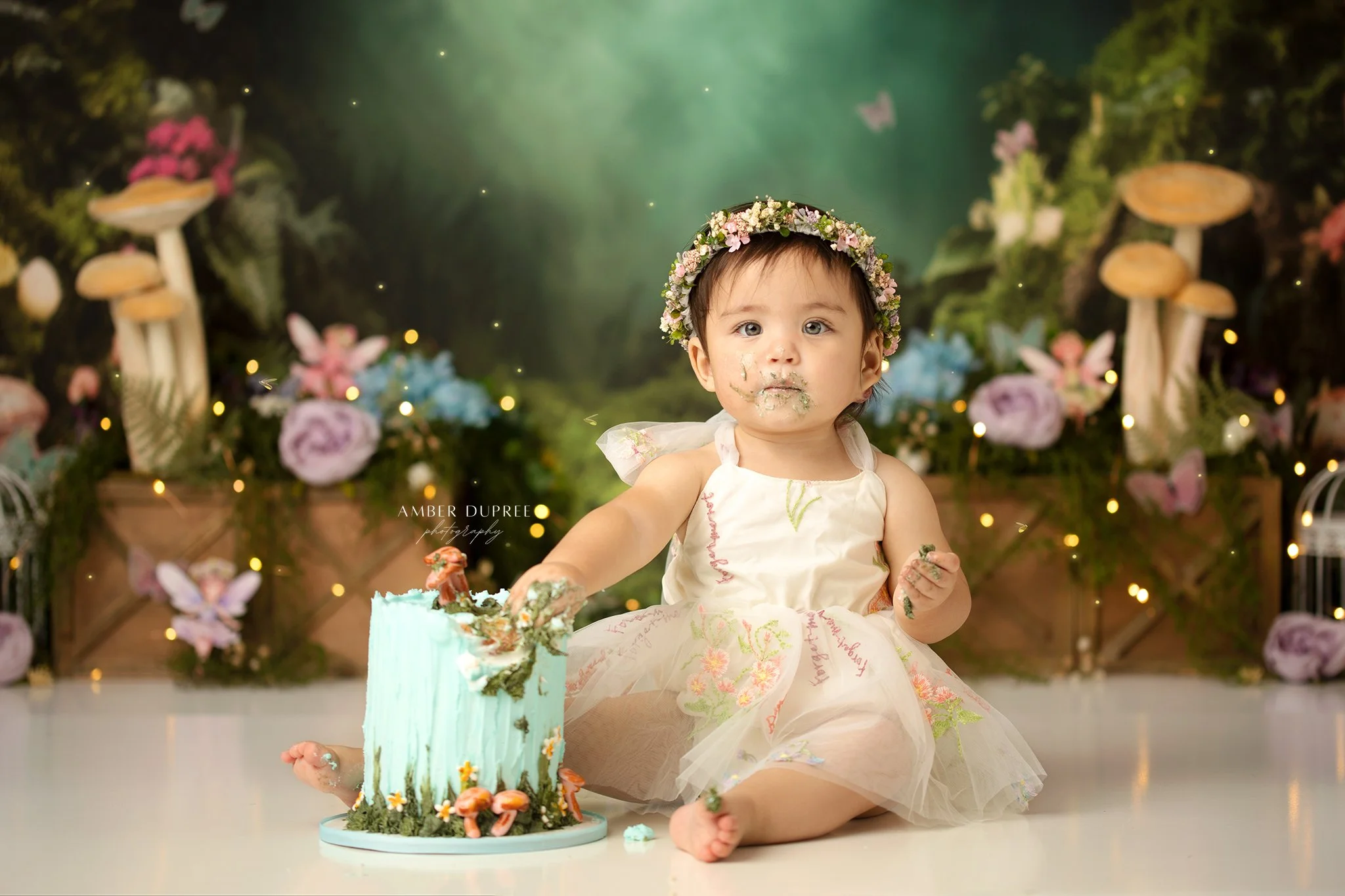 Now booking first birthday sessions! January is just about full and March isn't far behind!

#cakesmash #cakesmashphotographer #cakesmashsession #enchantedforestcake
 #enchantedforestbirthday #firstbirthdayideas #birthdaygirl #nashvillebakery #smashc