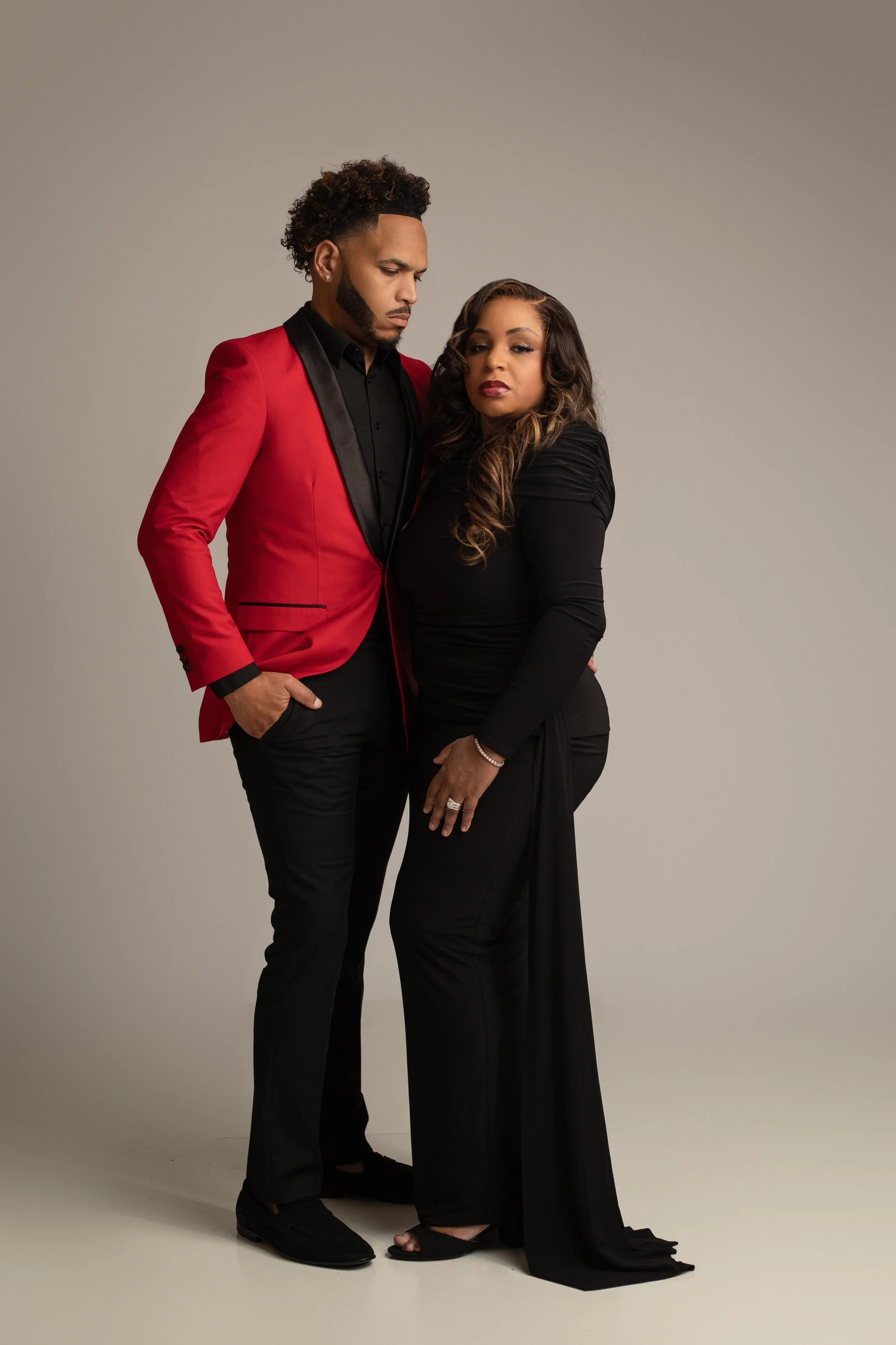 Nashville anniversary photography session highlighting love, legacy, and family in nashville photography studio