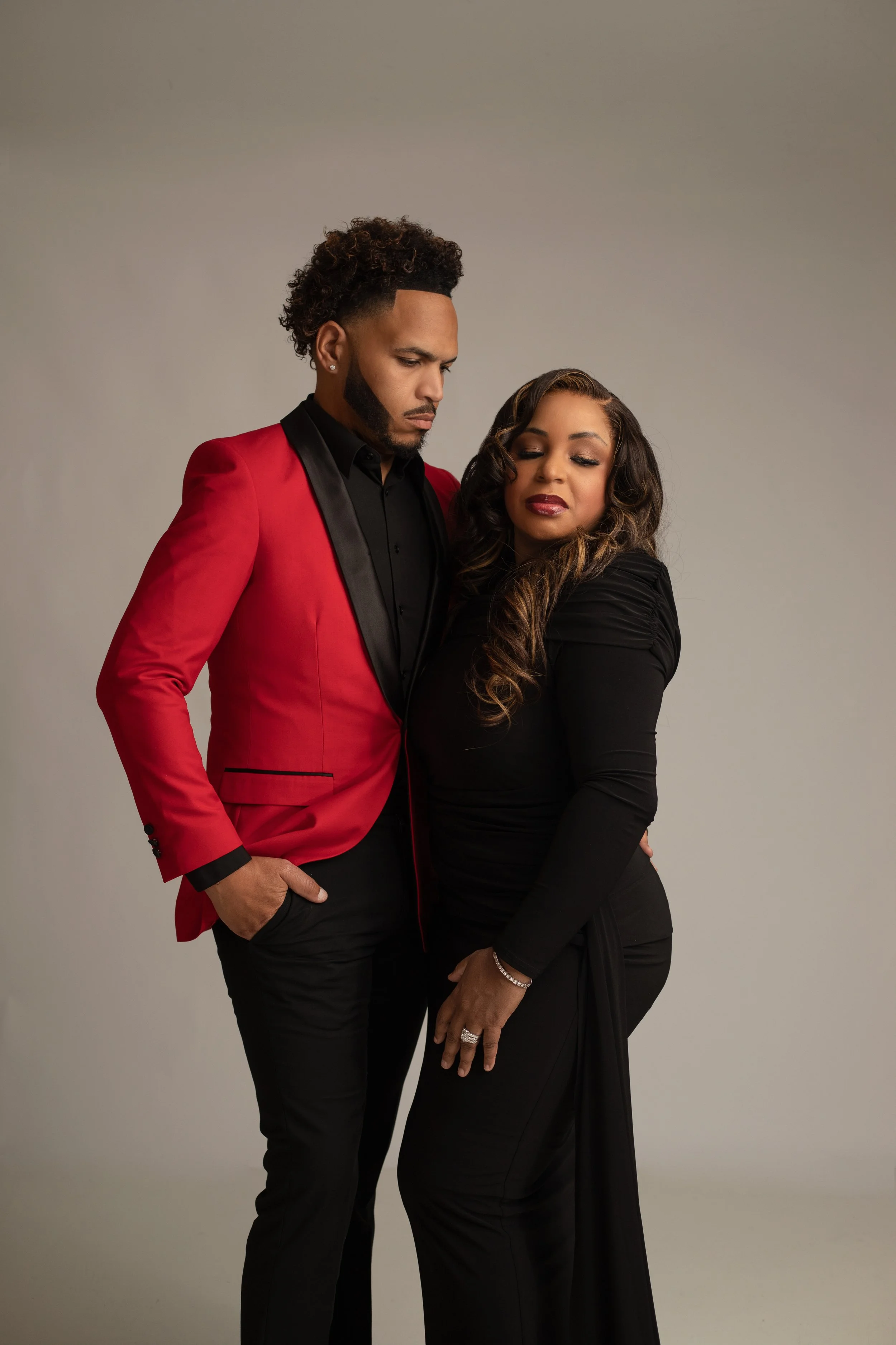 Nashville anniversary photography session highlighting love, legacy, and family in nashville photography studio