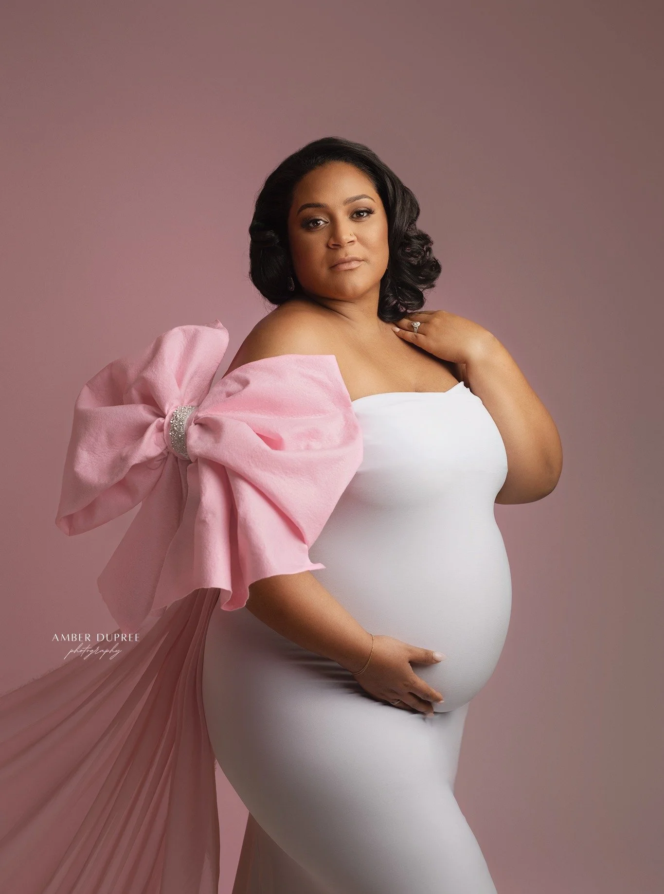 A daughter already so deeply loved. <3

#maternityphotoshoot #maternitysession #prettyinpink #pink #girlmom #nashvillematernityphotographer #nashvillematernity #nashvillephotographer #clarksvillematernityphotographer #murfreesboromaternityphotogra