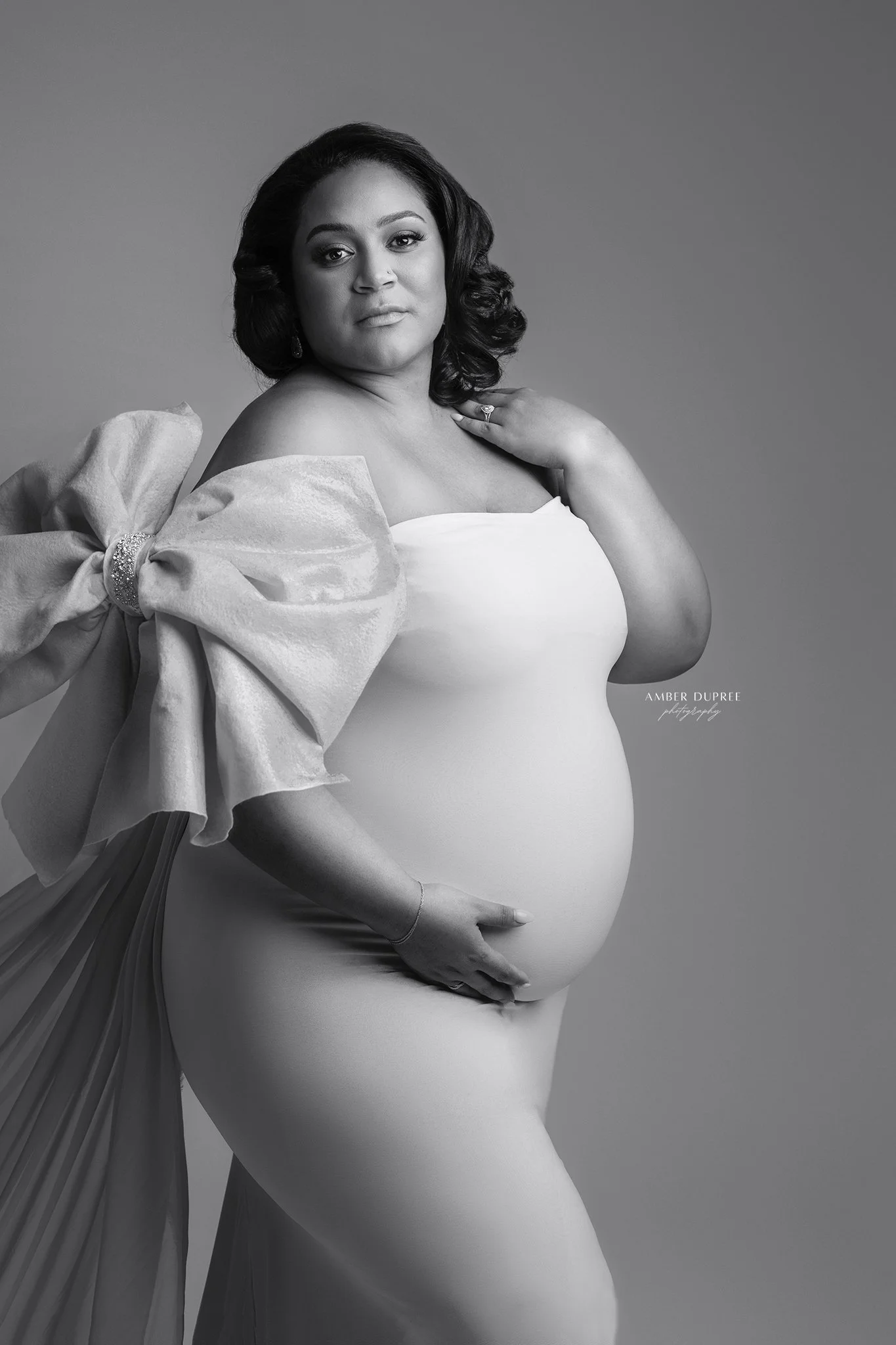 black and white elegant maternity photoshoot nashville, tennessee