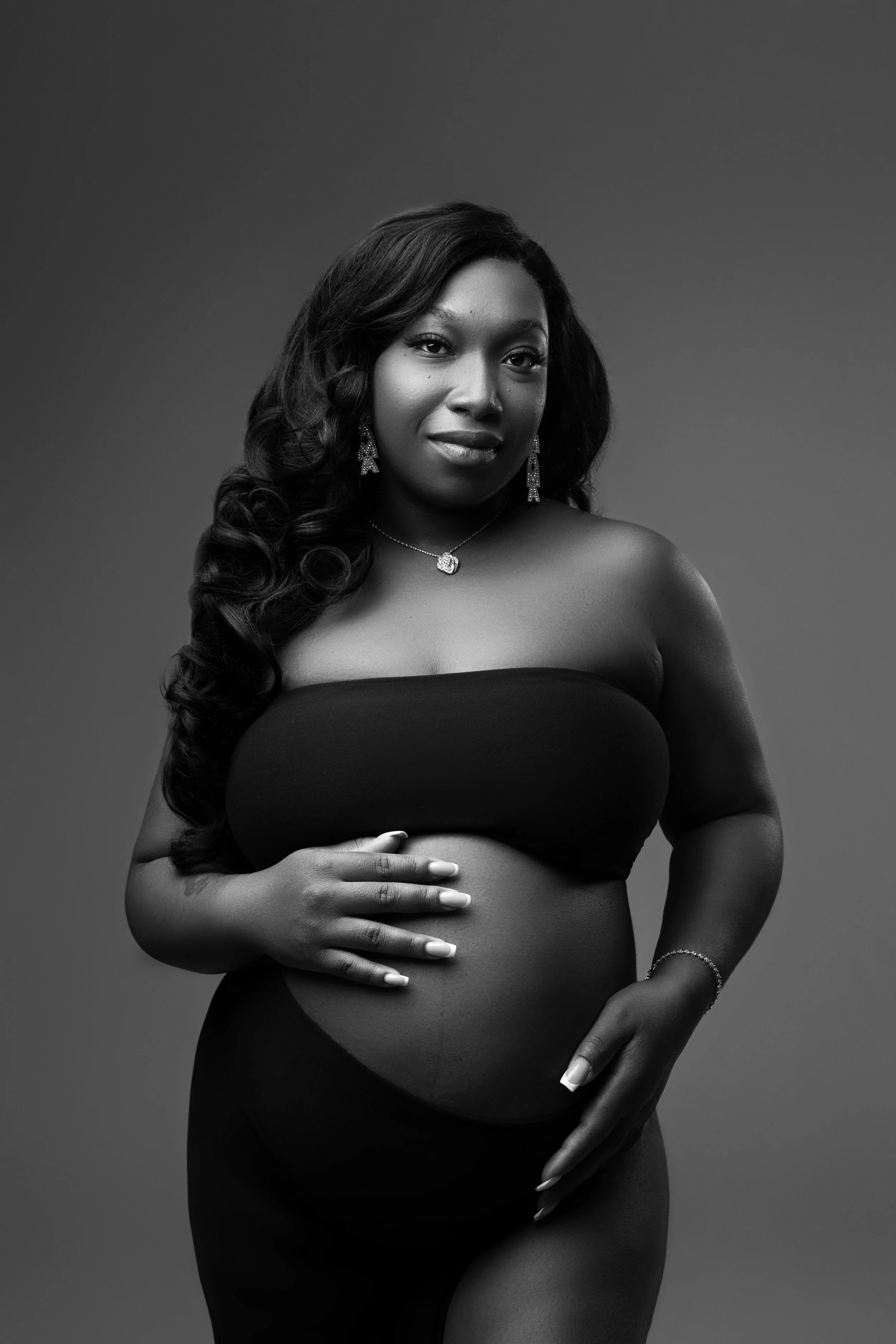 black and white maternity photoshoot nashville maternity photographer