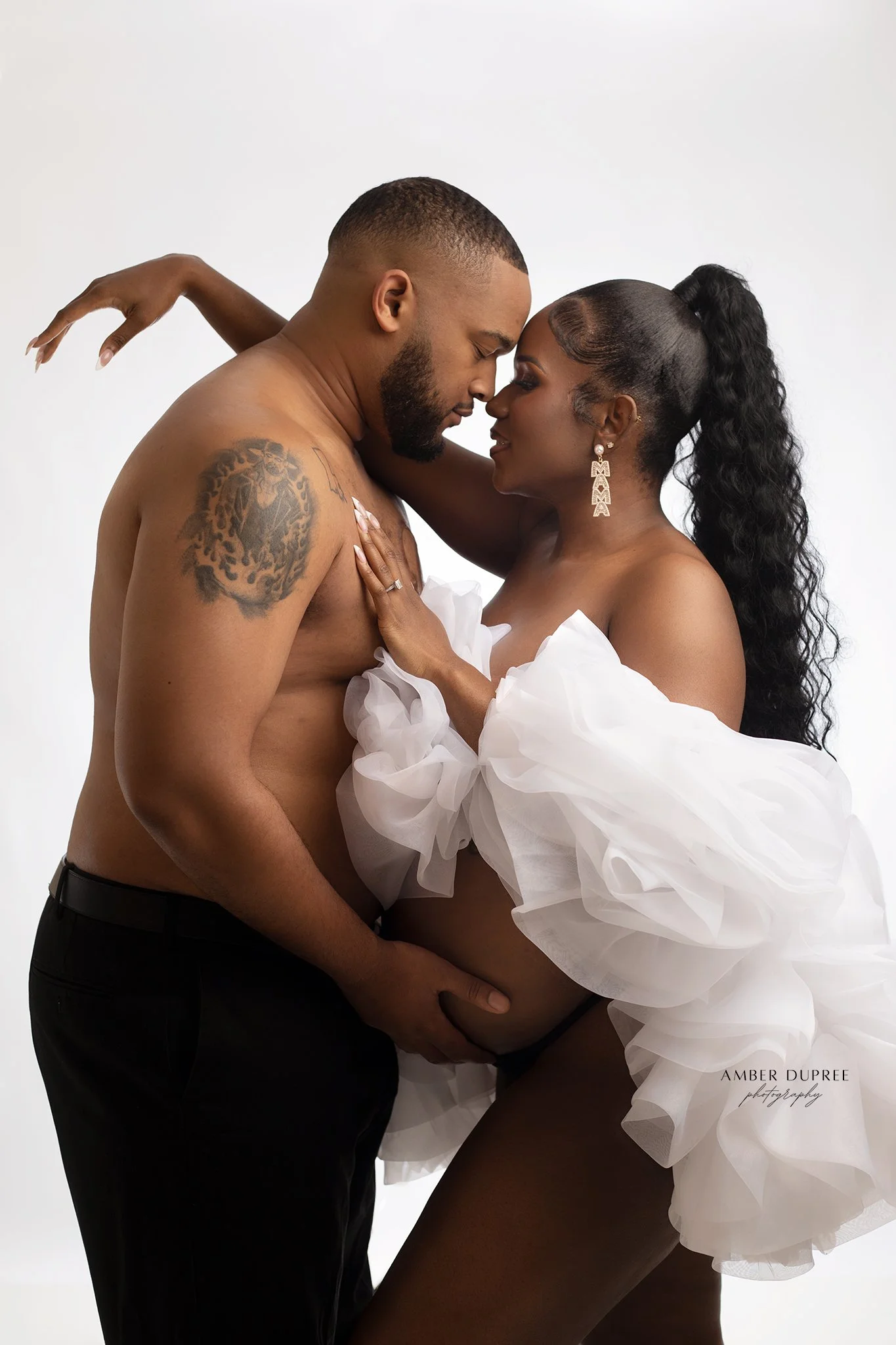 luxury nashville studio maternity photographer