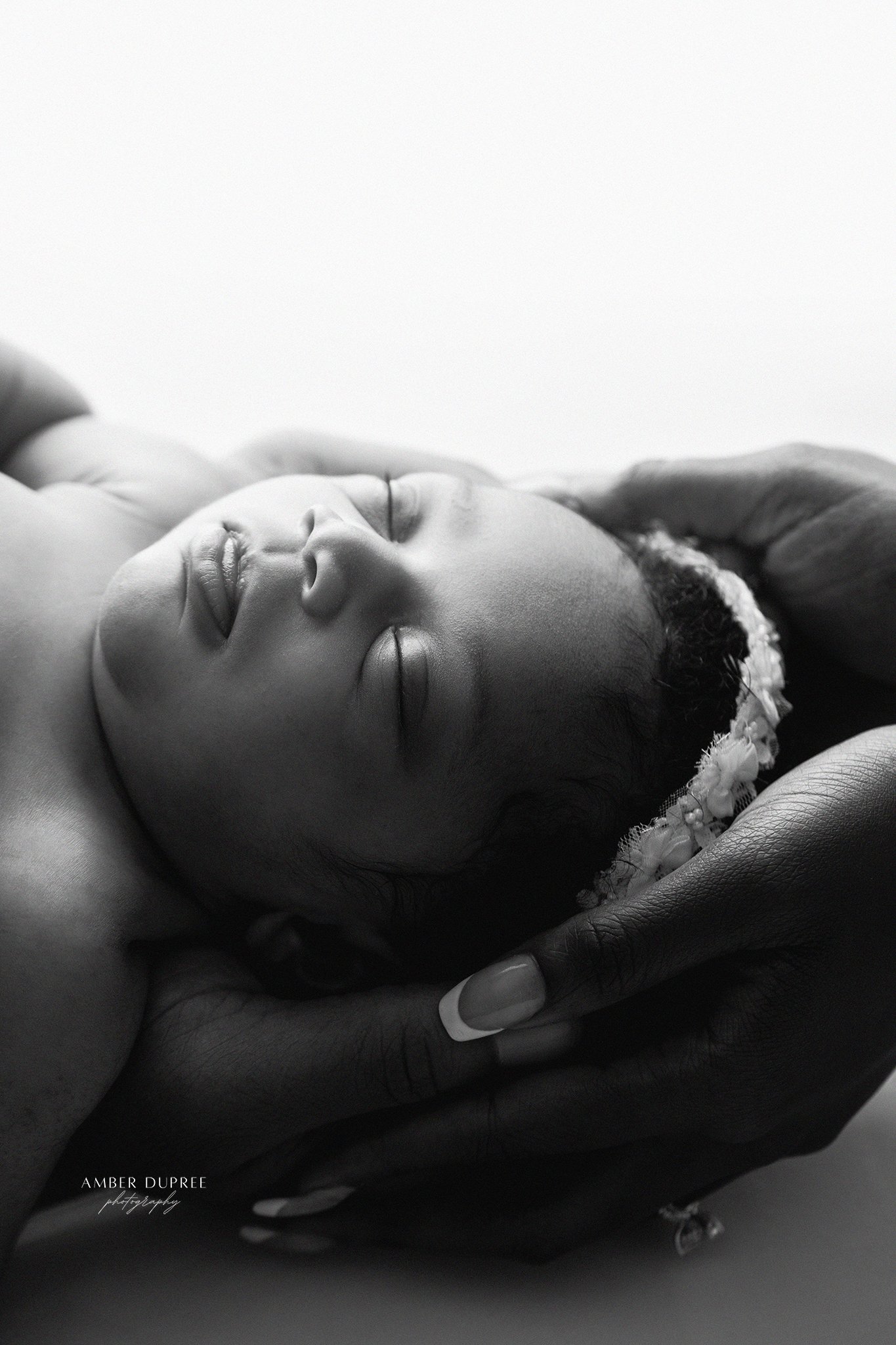 black-and-white-newborn-photographer.jpg