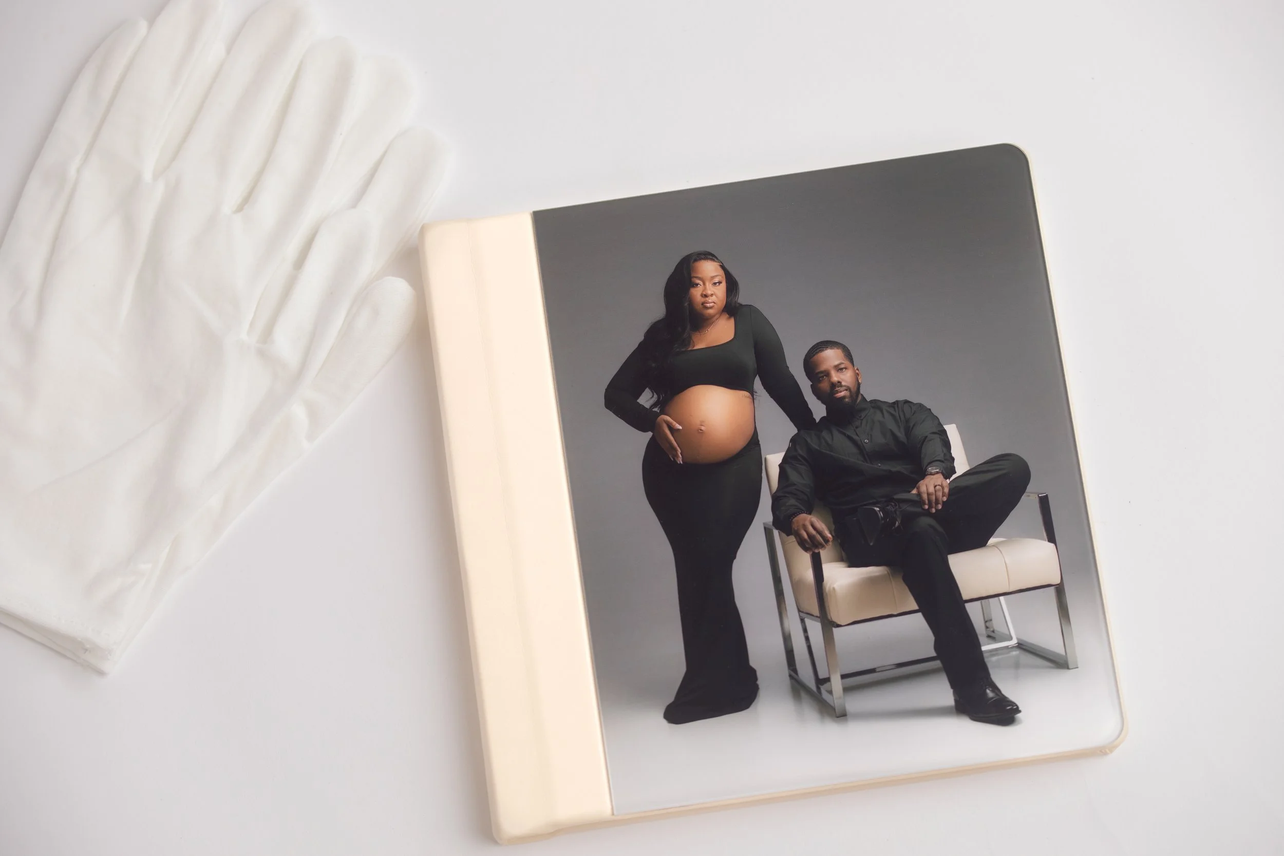 maternity acrylic wall art Nashville, framed maternity portrait displayed in home, luxury maternity photography wall art, editorial maternity portrait canvas print, Nashville maternity photographer framed artwork